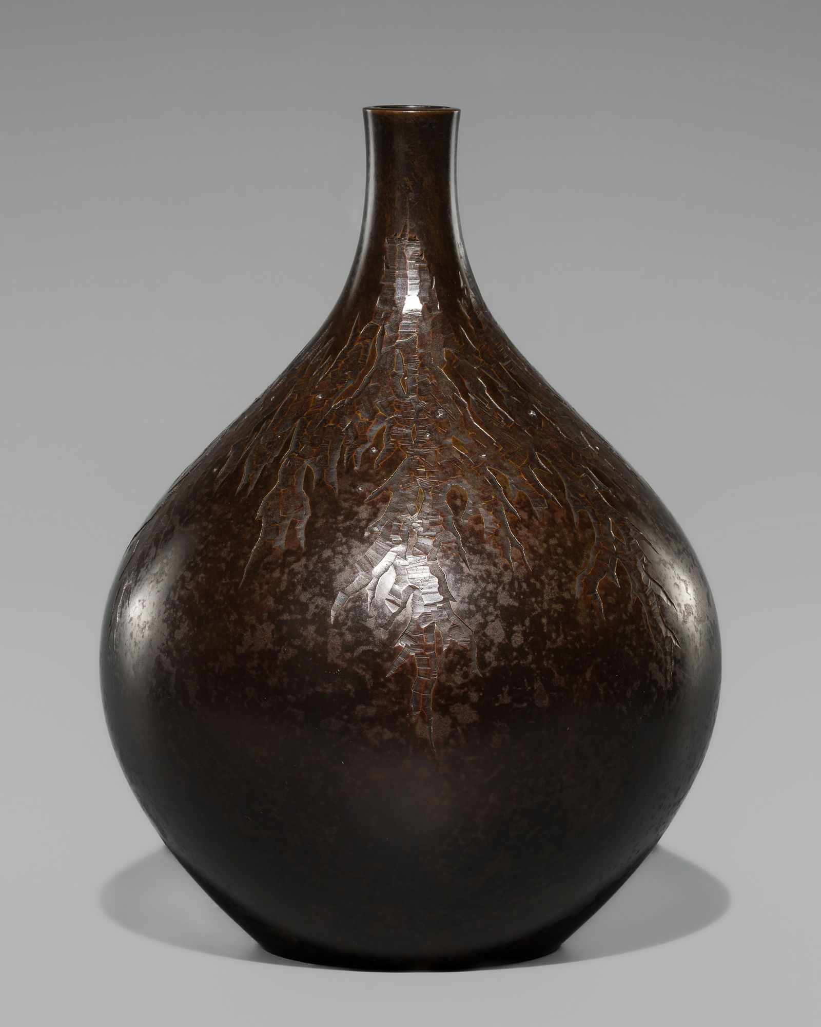 KOMORI SUNRYU: A FINE BRONZE FLOWER VASE (1 of 9)