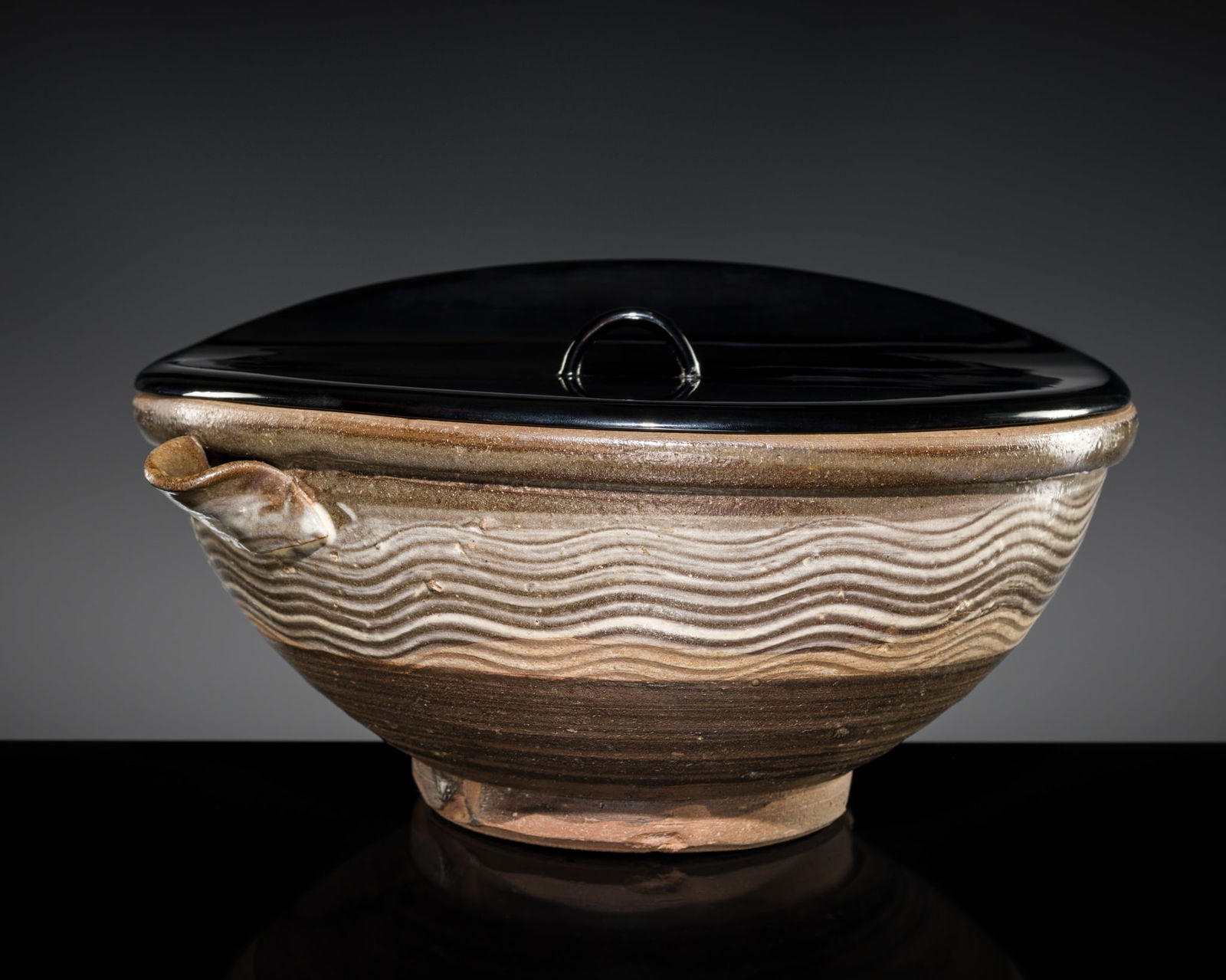A TAKEO KARATSU WARE BOWL WITH BLACK LACQUERED COVER, EDO PERIOD (1 of 15)