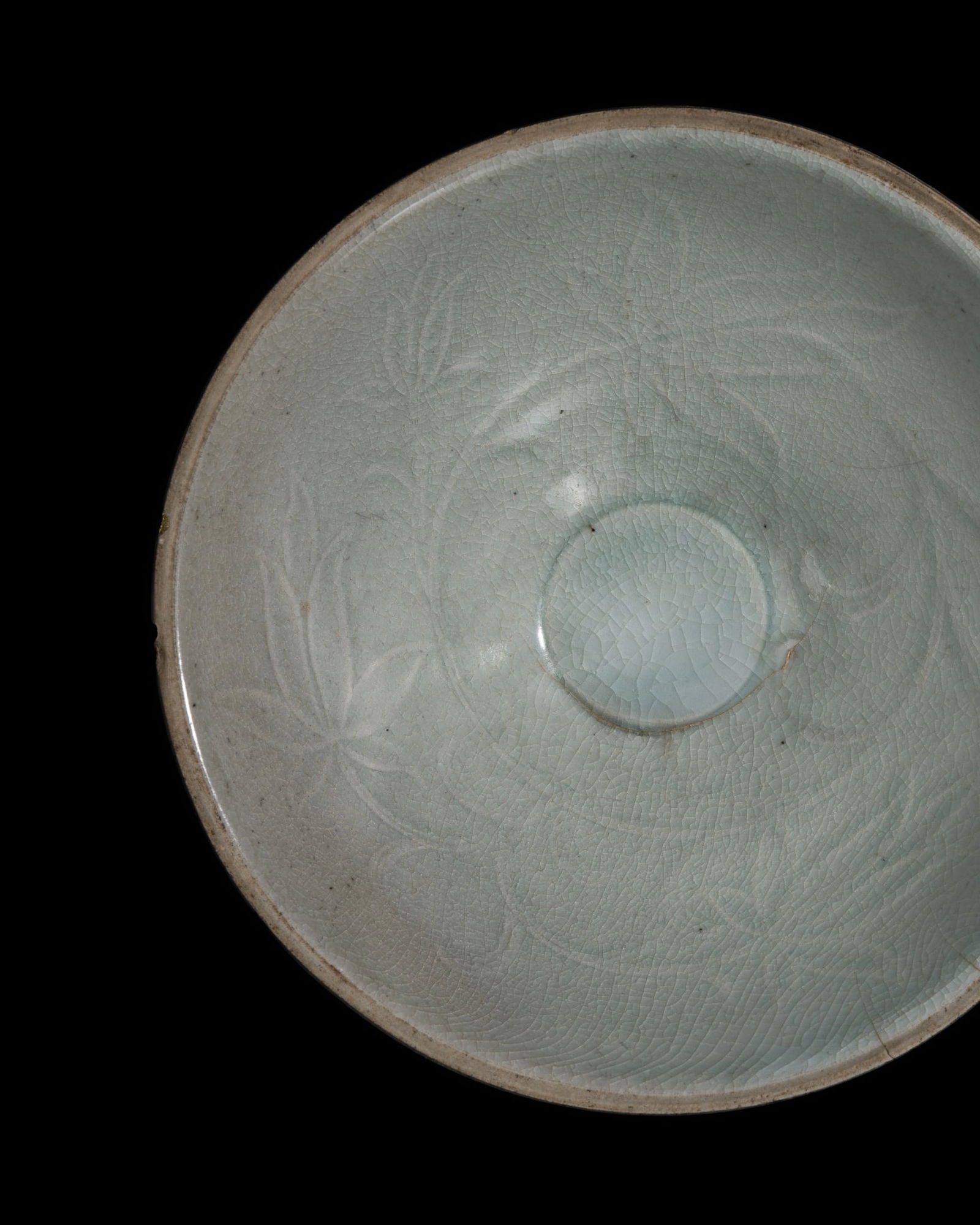 A CARVED QINGBAI PORCELAIN 'LOTUS' BOWL, SOUTHERN SONG DYNASTY (1 of 12)