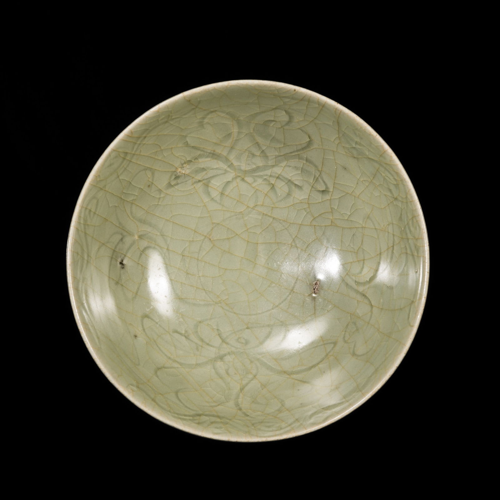 A LONGQUAN CELADON CARVED 'LOTUS' BOWL, YUAN-MING DYNASTY (1 of 13)
