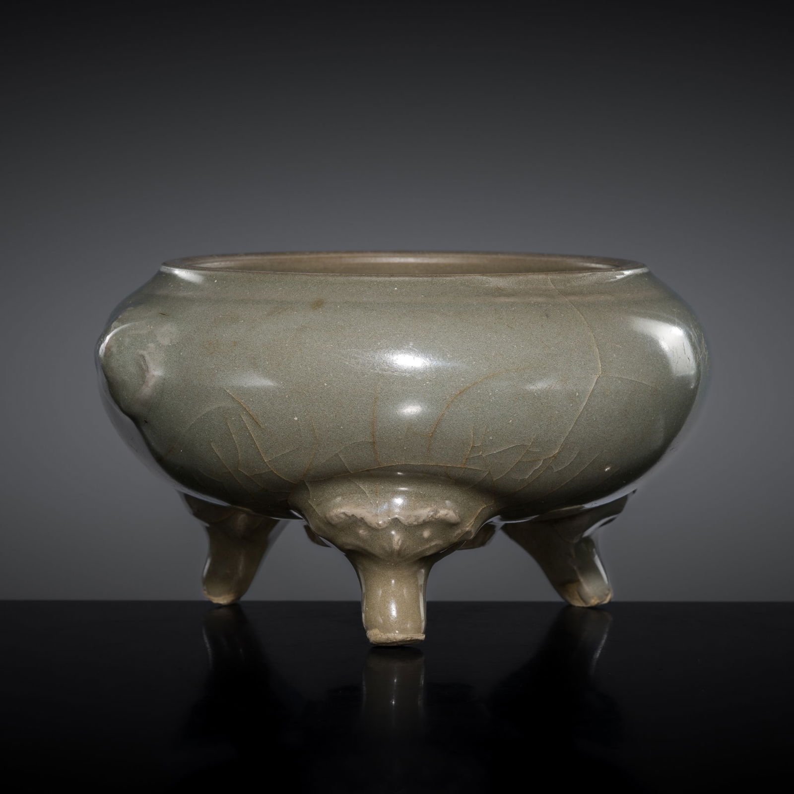 A LONGQUAN CELADON TRIPOD CENSER, MING DYNASTY (1 of 11)