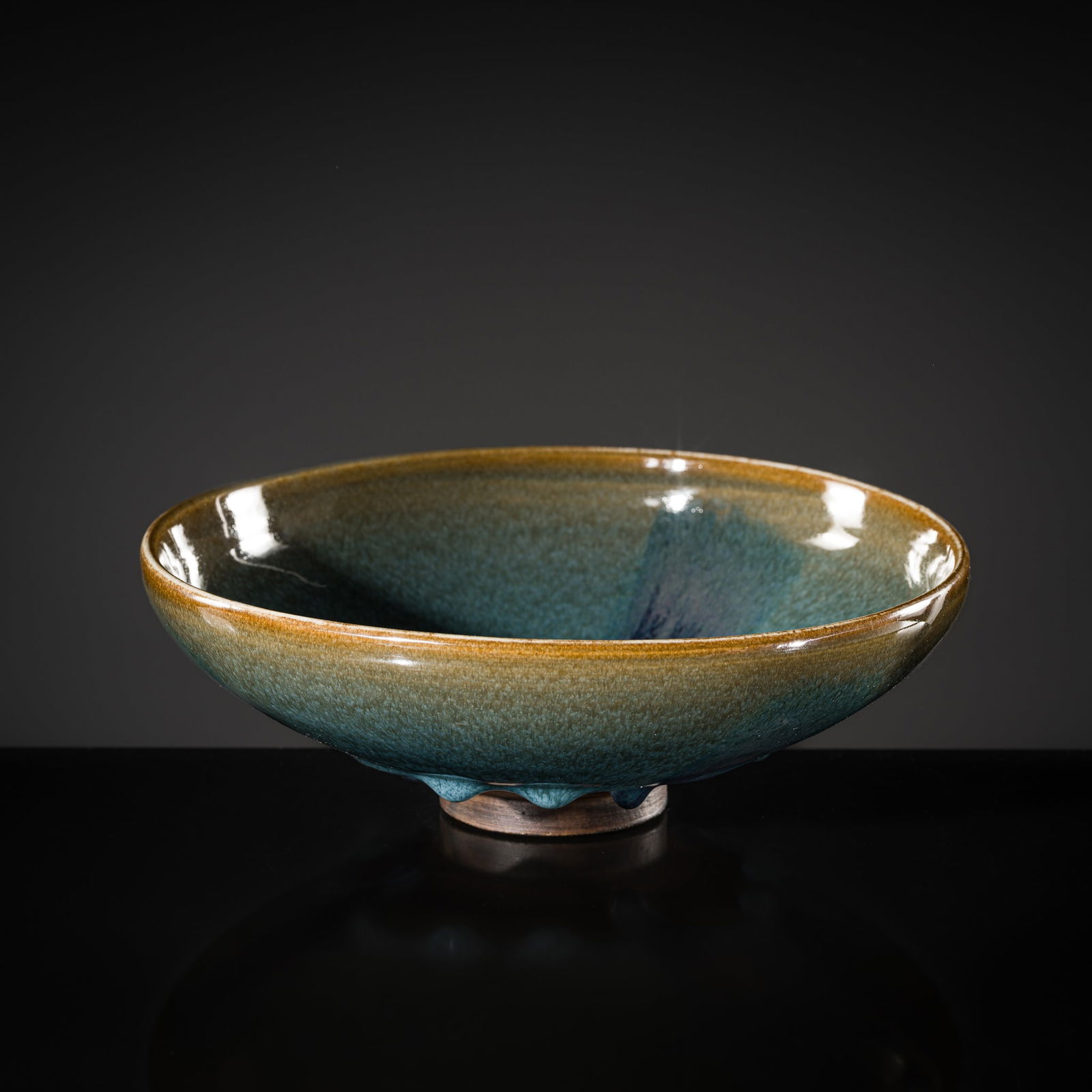 A VERY LARGE PURPLE-SPLASHED JUN BOWL, QING DYNASTY (1 of 12)