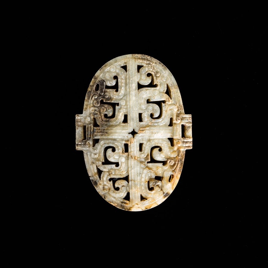 A MOTTLED GREY JADE BELT ORNAMENT, EASTERN ZHOU DYNASTY: A MOTTLED GREY JADE BELT ORNAMENT, EASTERN ZHOU DYNASTY Published: Myrna Myers (ed.) & Filippo Salviati (auth.), Radiant Stones. Archaic Chinese Jades, Paris, 2000, no. 99.