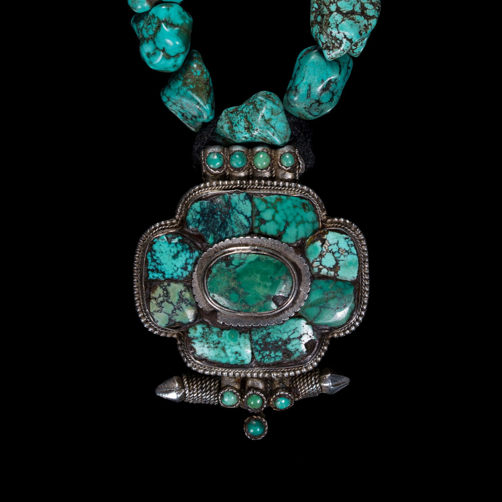 A FINE TURQUOISE INLAID SILVER NECKLACE WITH AN AMULET BOX, GAU, 19TH CENTURY (1 of 12)