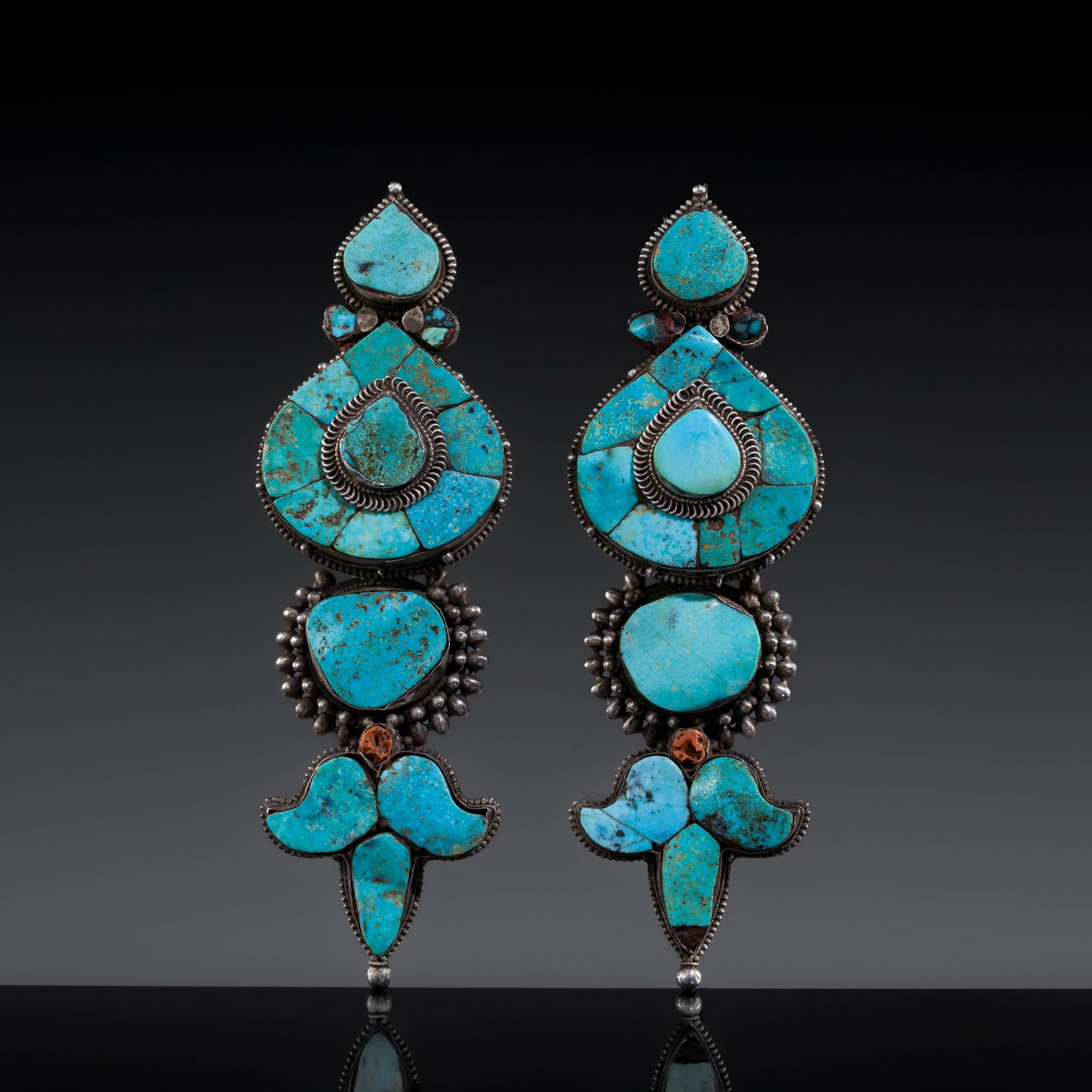 A PAIR OF FINE TURQUOISE INLAID SILVER WOMAN'S TEMPLE PENDANTS, AKOR, 19TH CENTURY (1 of 14)