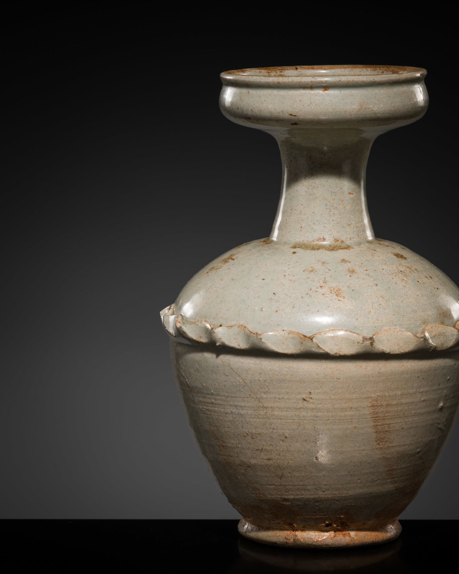 A RARE MOLDED LONGQUAN CELADON VASE, SOUTHERN SONG DYNASTY (1 of 13)