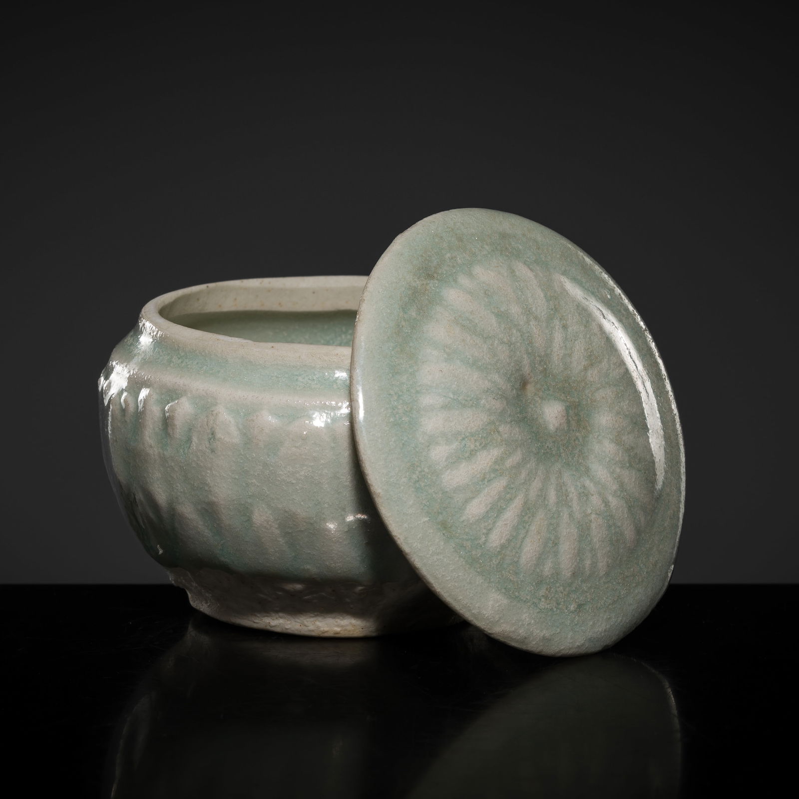 A CARVED QINGBAI GLOBULAR JAR AND COVER, SOUTHERN SONG DYNASTY (1 of 13)