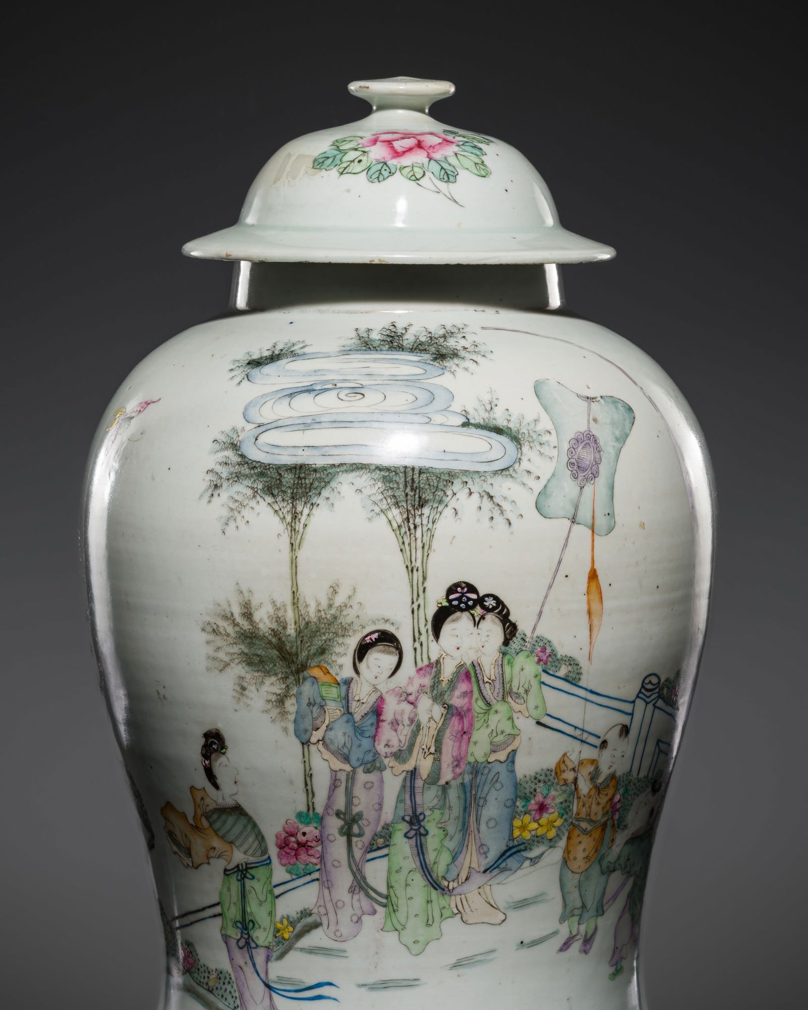 A LARGE FAMILLE ROSE 'LADIES AND CHILDREN' JAR AND COVER, 19TH CENTURY (1 of 13)