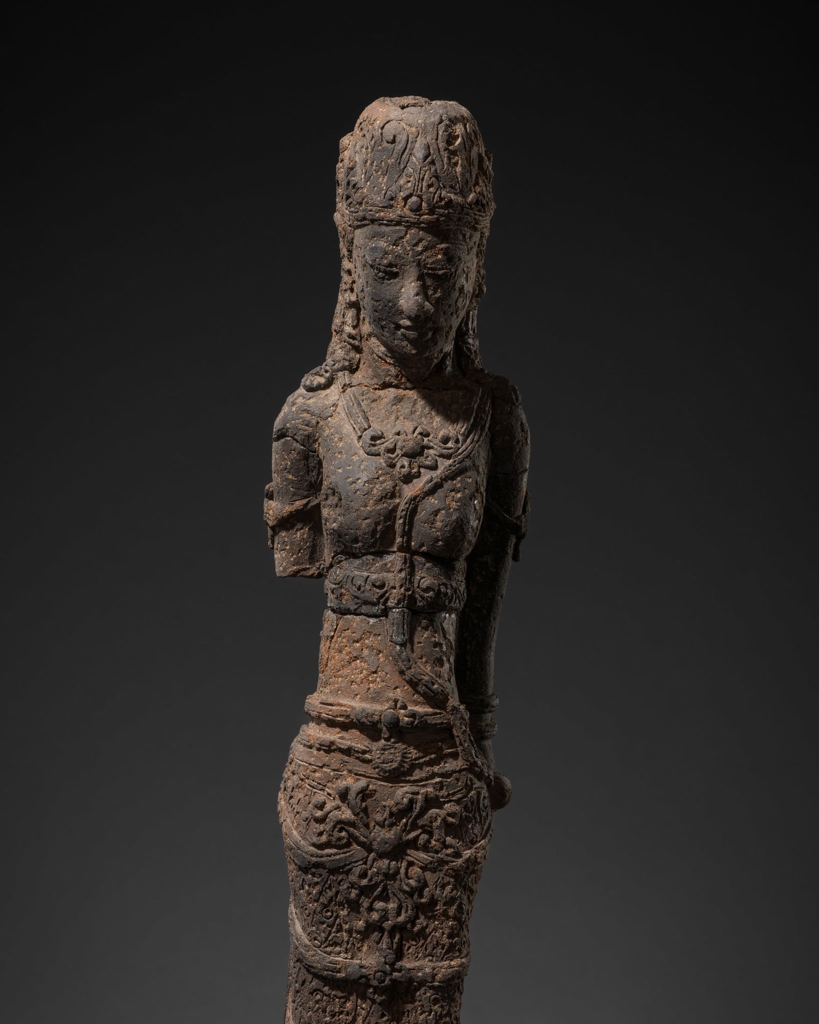 A MAJAPAHIT TERRACOTTA FIGURE OF A PRINCESS, RAJAPUTRA (1 of 14)