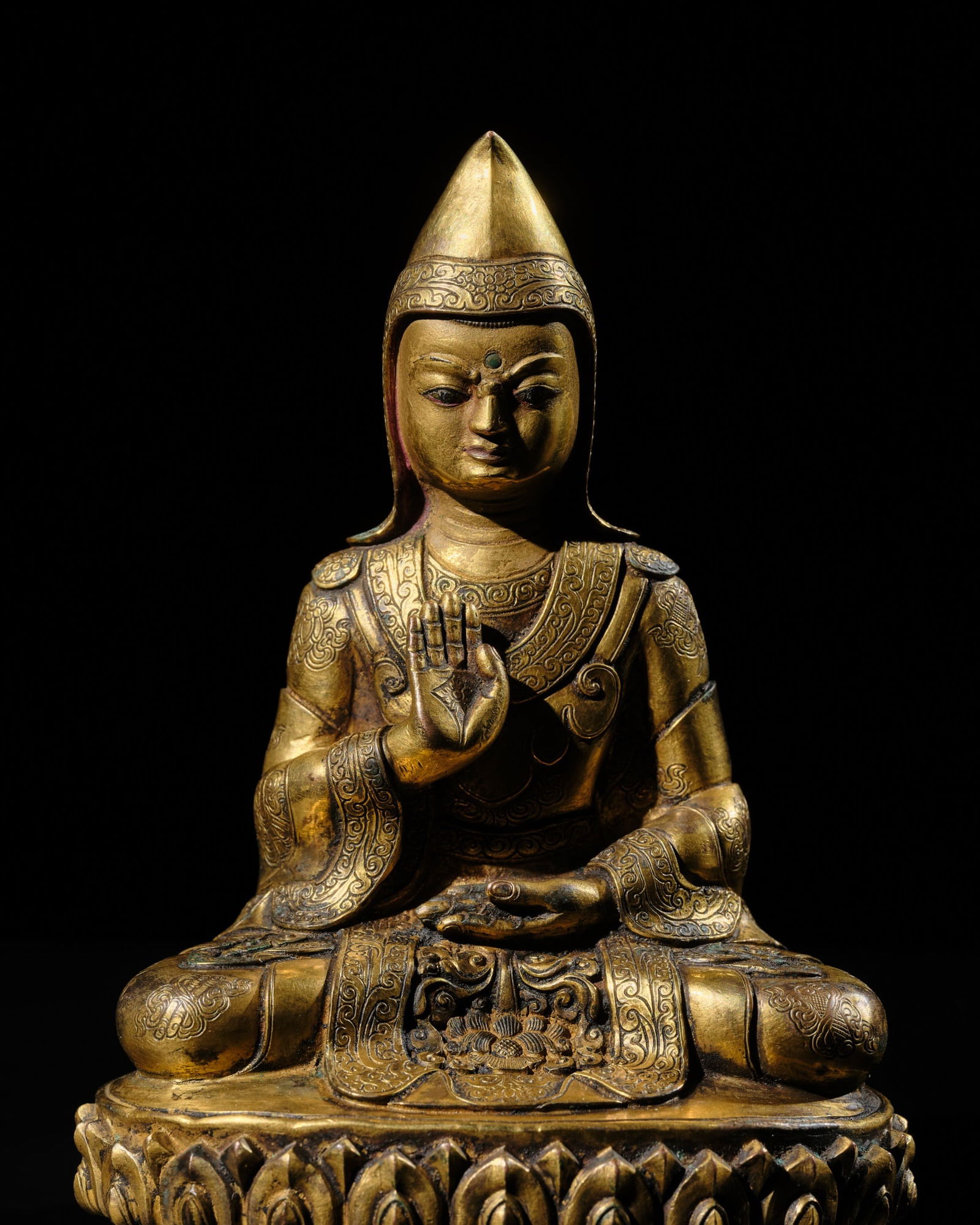 A GILT-BRONZE FIGURE OF A LAMA, TIBETAN-CHINESE, 18TH CENTURY (1 of 16)