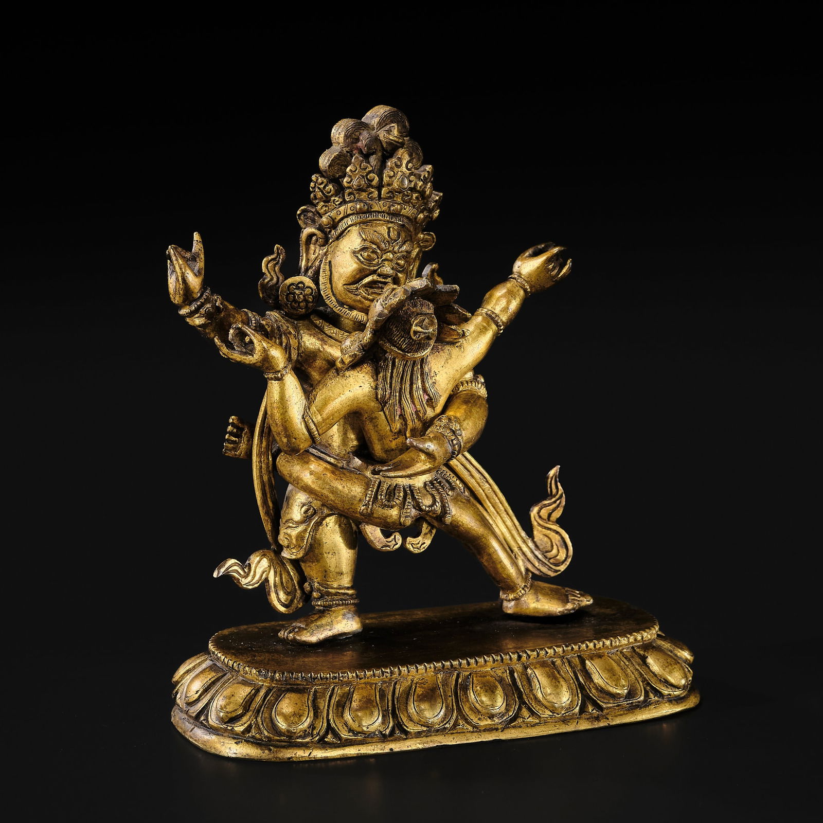 A SMALL GILT-BRONZE FIGURE OF VAJRAPANI AND CONSORT, 18TH-19TH CENTURY (1 of 20)