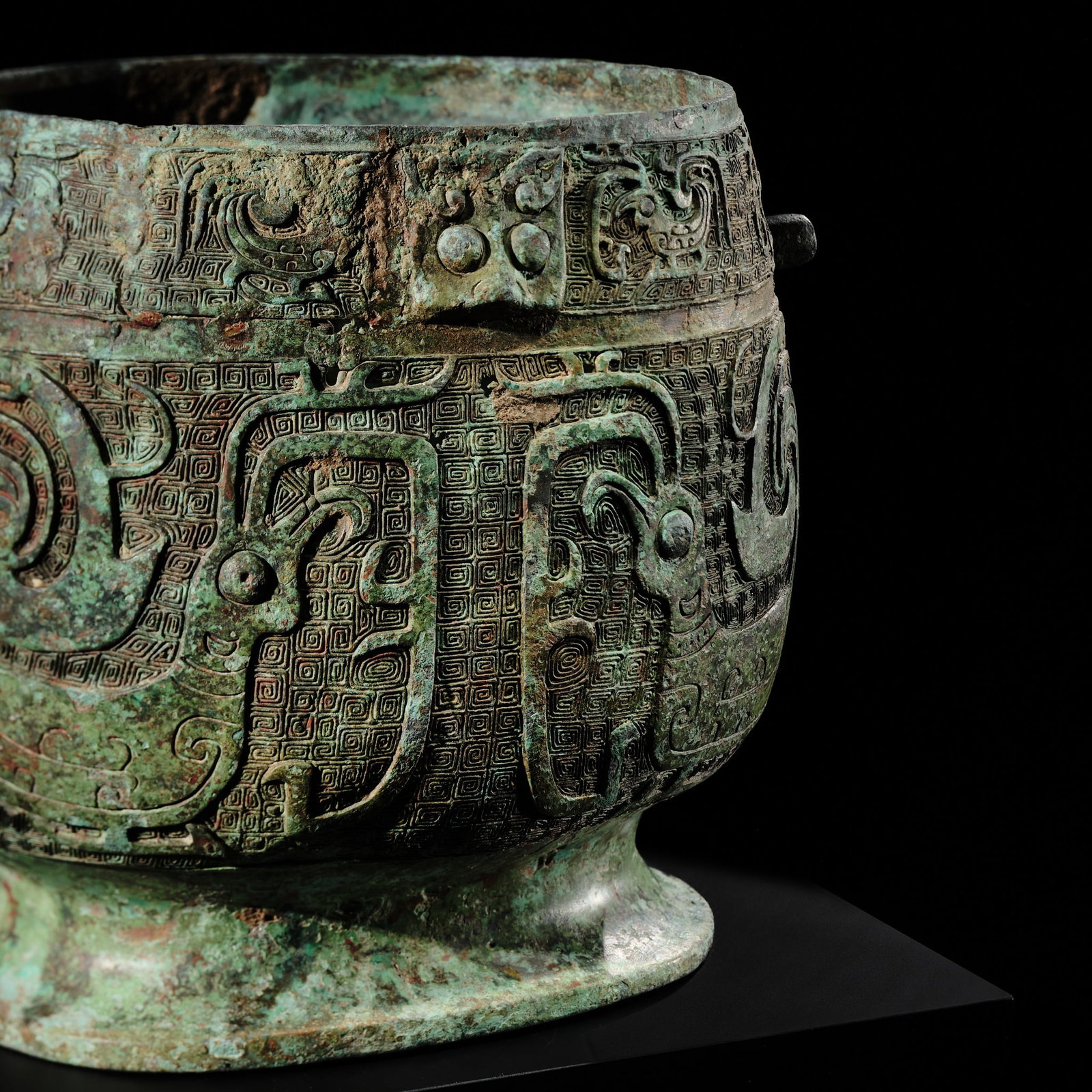 A RARE BRONZE RITUAL FOOD VESSEL, YOU, WESTERN ZHOU DYNASTY, 10TH CENTURY BC - 12