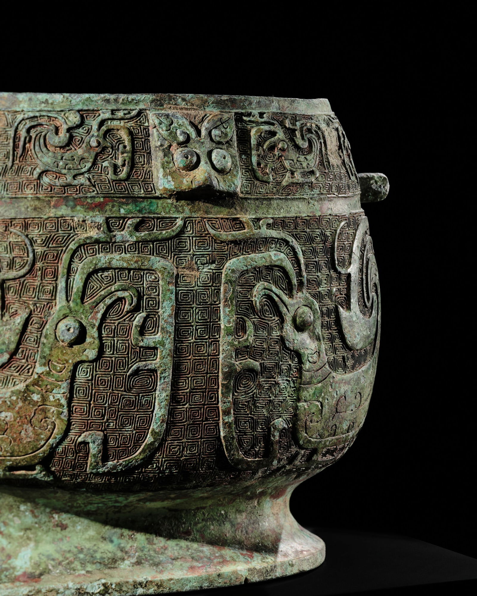 A RARE BRONZE RITUAL FOOD VESSEL, YOU, WESTERN ZHOU DYNASTY, 10TH CENTURY BC (1 of 20)
