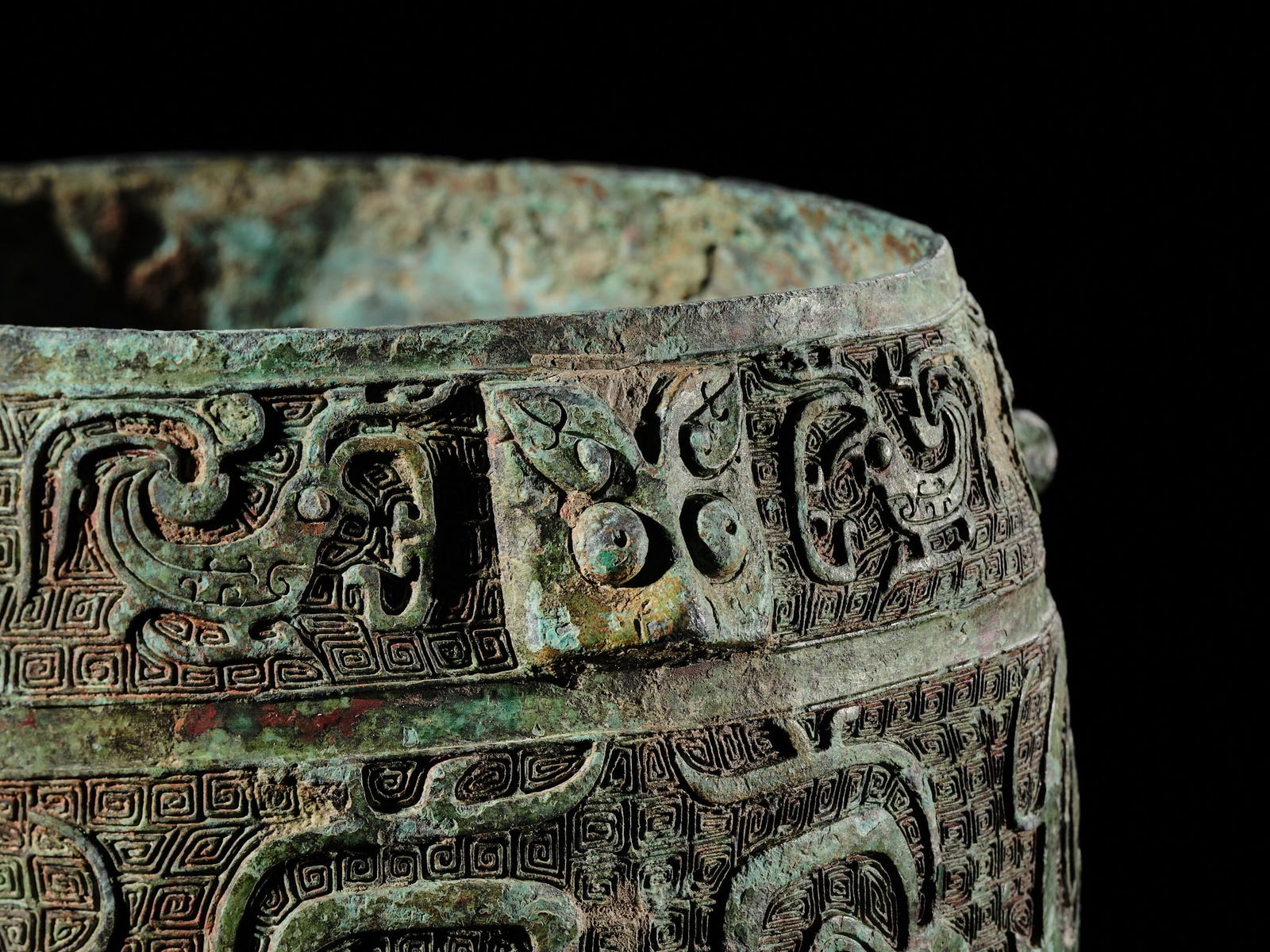 A RARE BRONZE RITUAL FOOD VESSEL, YOU, WESTERN ZHOU DYNASTY, 10TH CENTURY BC - 7