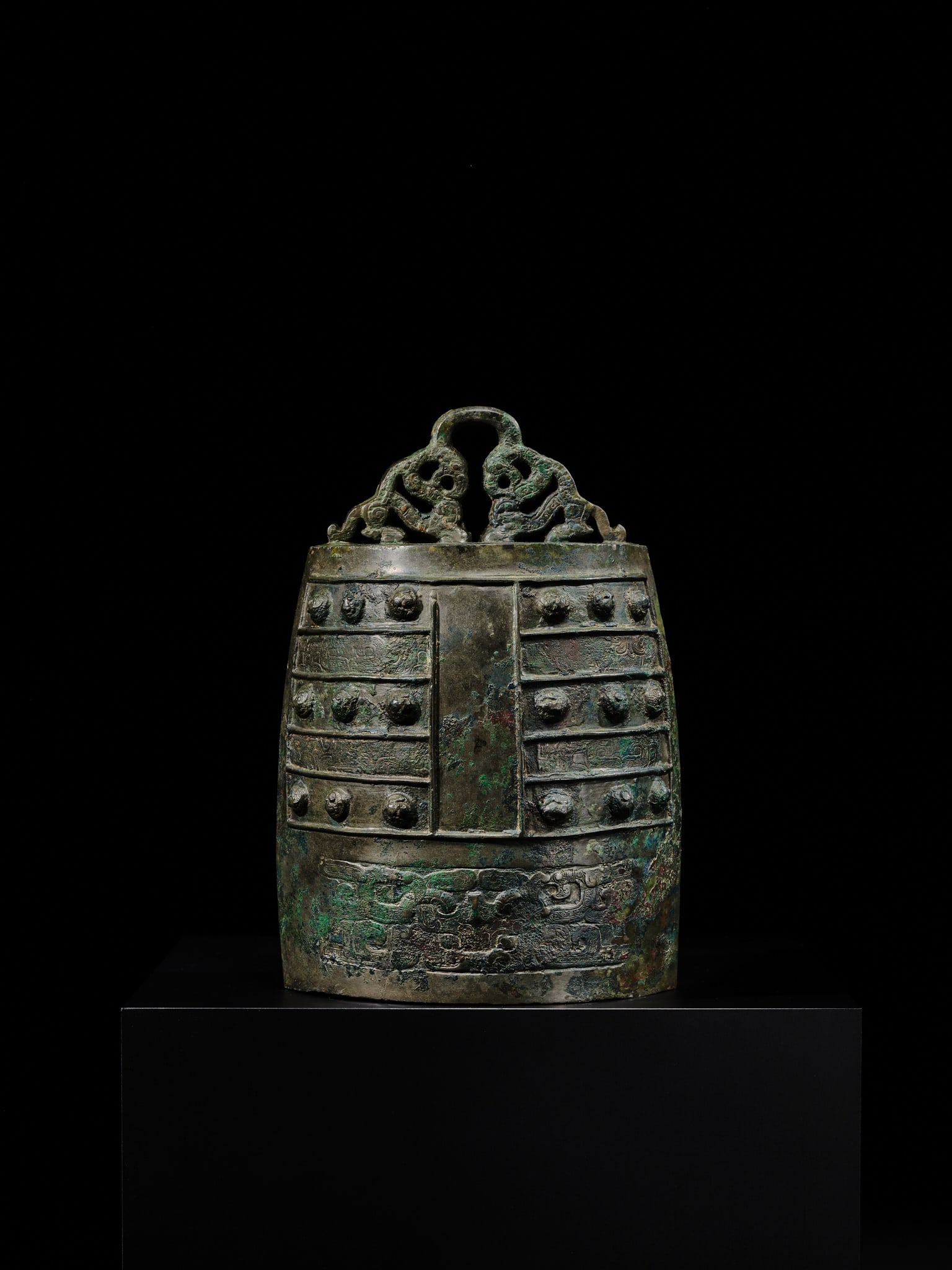 A RARE ARCHAIC BRONZE BELL, BO ZHONG, EASTERN ZHOU DYNASTY, SPRING AND AUTUMN PERIOD - 20