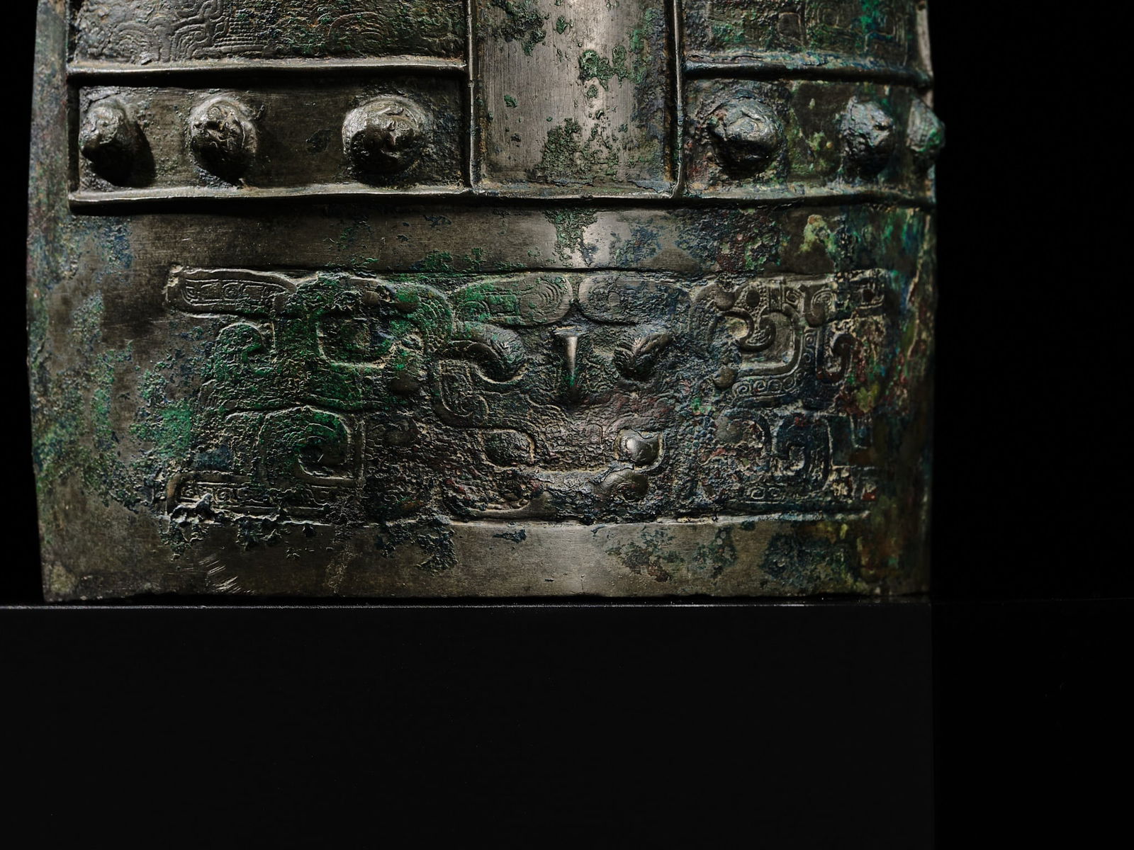 A RARE ARCHAIC BRONZE BELL, BO ZHONG, EASTERN ZHOU DYNASTY, SPRING AND AUTUMN PERIOD - 7
