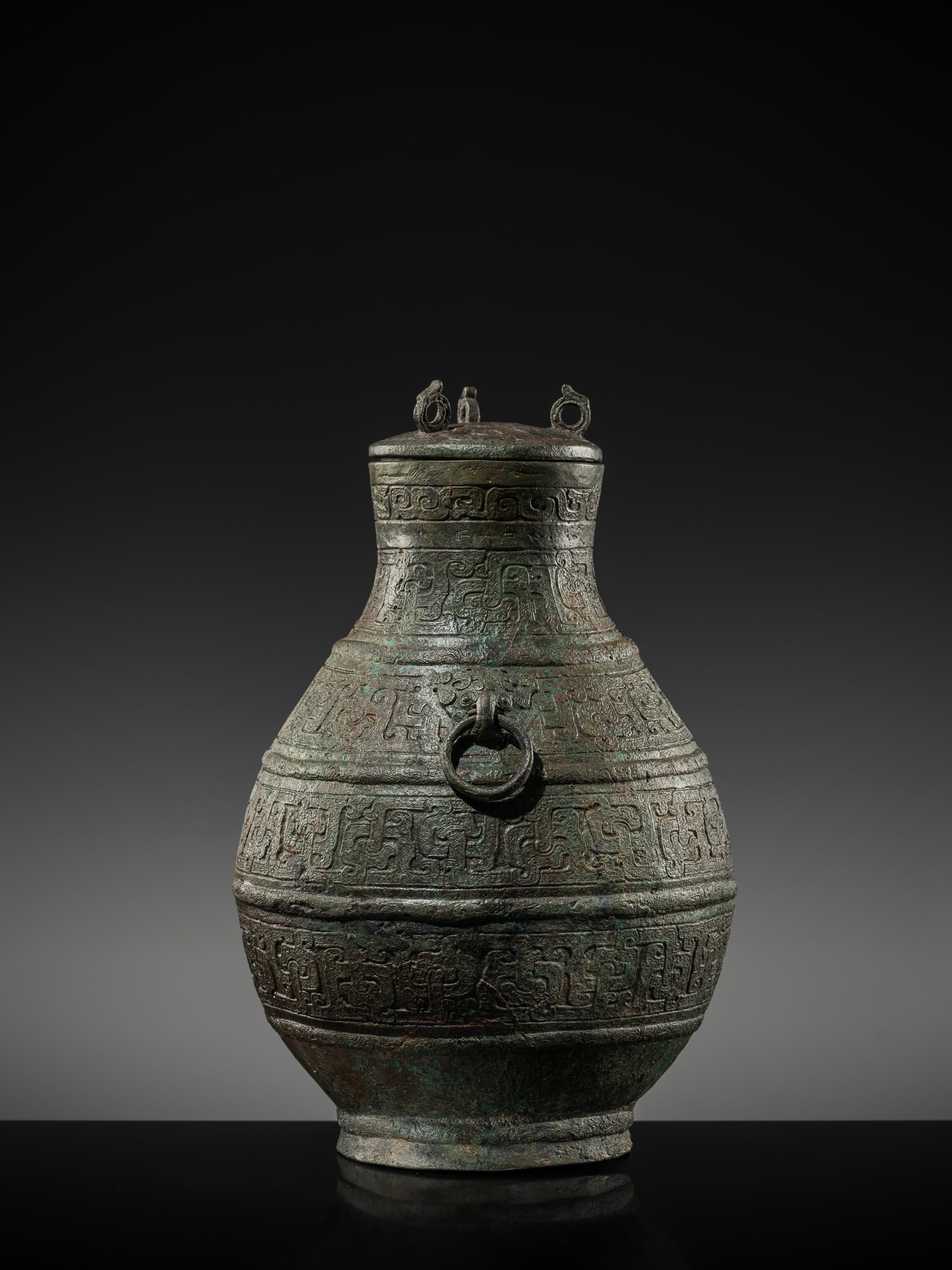 A RARE BRONZE RITUAL WINE VESSEL AND COVER, HU, WARRING STATES PERIOD, WITH TWO INSCRIPTIONS - 2