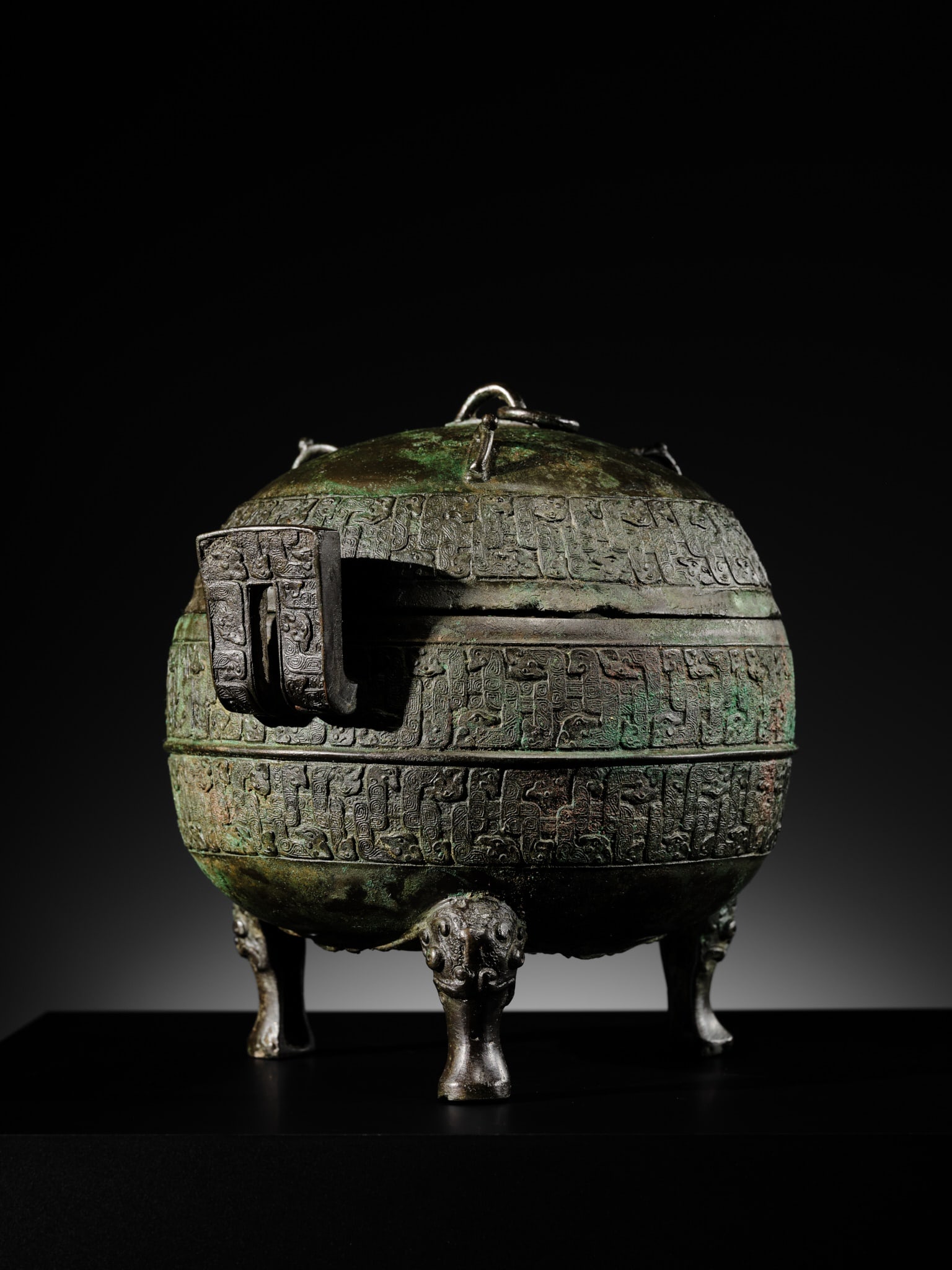 A BRONZE RITUAL FOOD VESSEL AND COVER, DING, LATE SPRING AND AUTUMN TO EARLY WARRING STATES PERIOD - 10