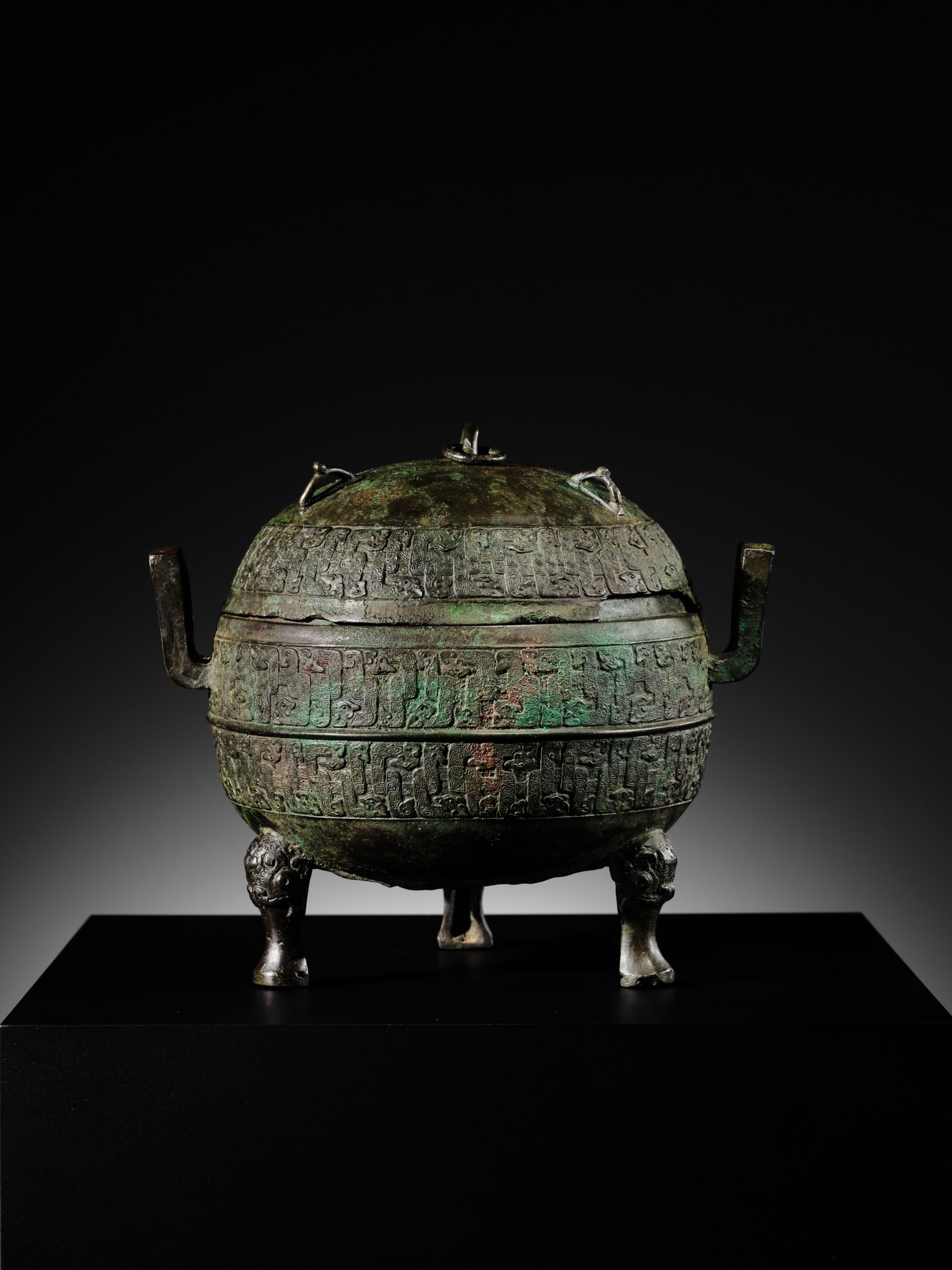 A BRONZE RITUAL FOOD VESSEL AND COVER, DING, LATE SPRING AND AUTUMN TO EARLY WARRING STATES PERIOD - 11