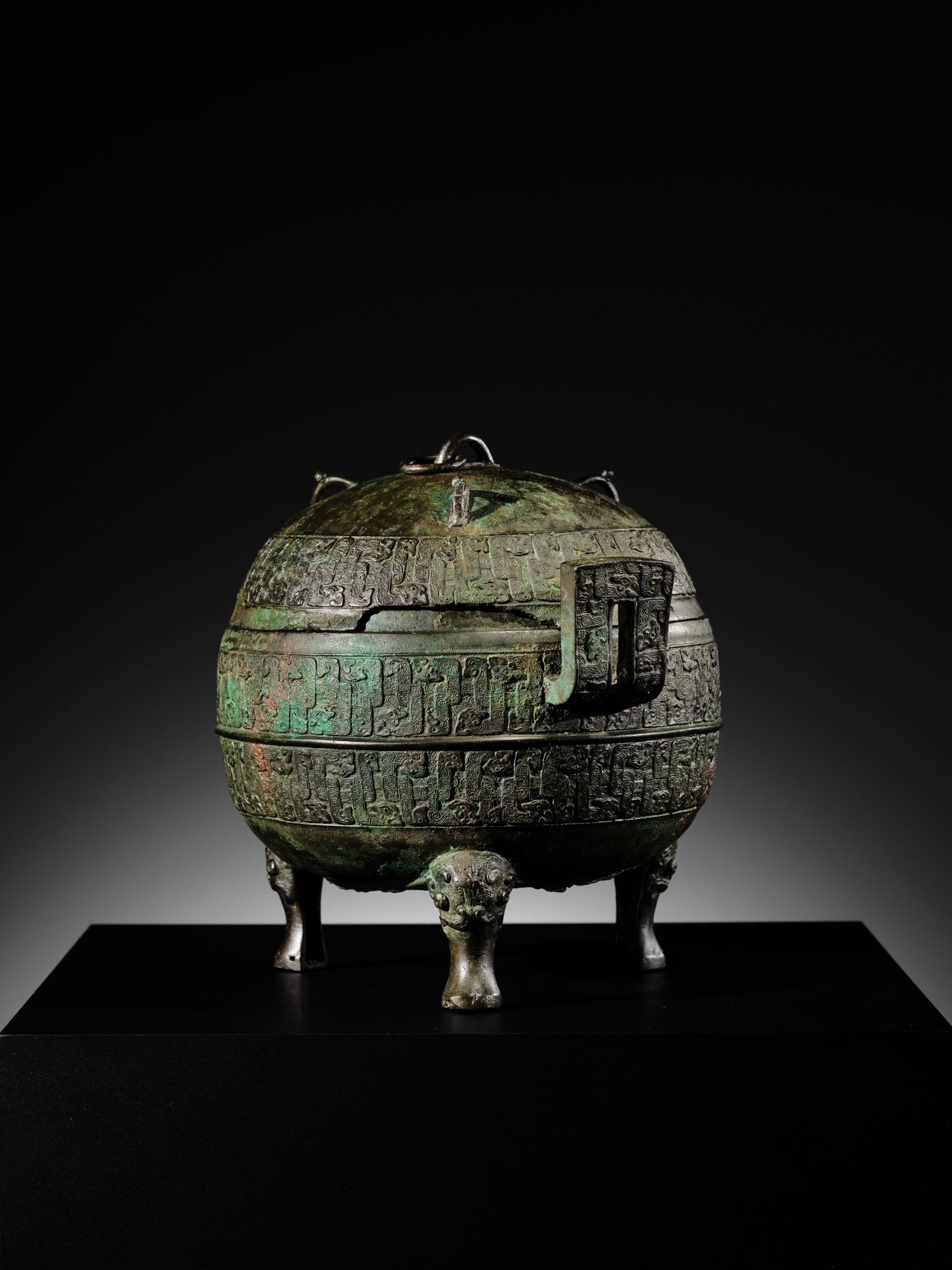 A BRONZE RITUAL FOOD VESSEL AND COVER, DING, LATE SPRING AND AUTUMN TO EARLY WARRING STATES PERIOD - 14