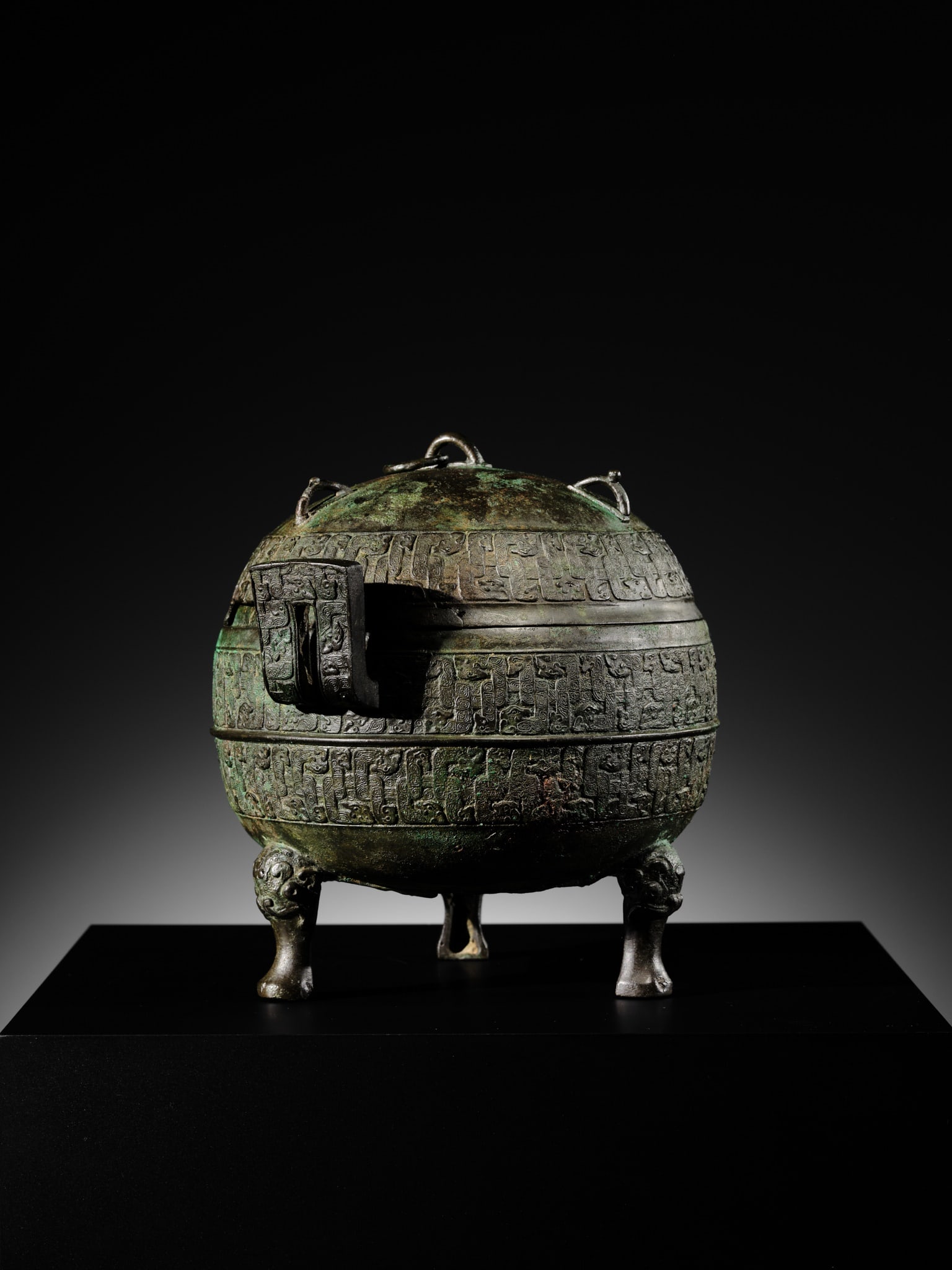A BRONZE RITUAL FOOD VESSEL AND COVER, DING, LATE SPRING AND AUTUMN TO EARLY WARRING STATES PERIOD - 15