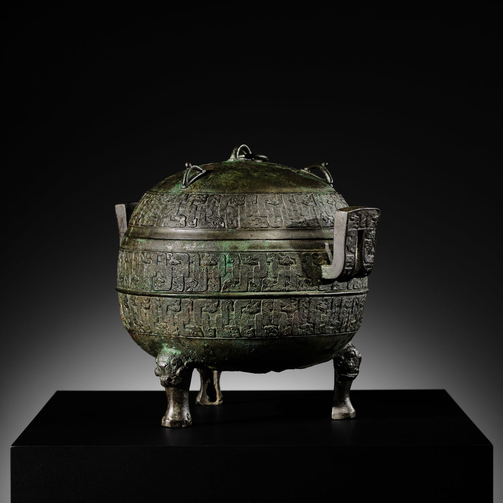 A BRONZE RITUAL FOOD VESSEL AND COVER, DING, LATE SPRING AND AUTUMN TO EARLY WARRING STATES PERIOD - 8