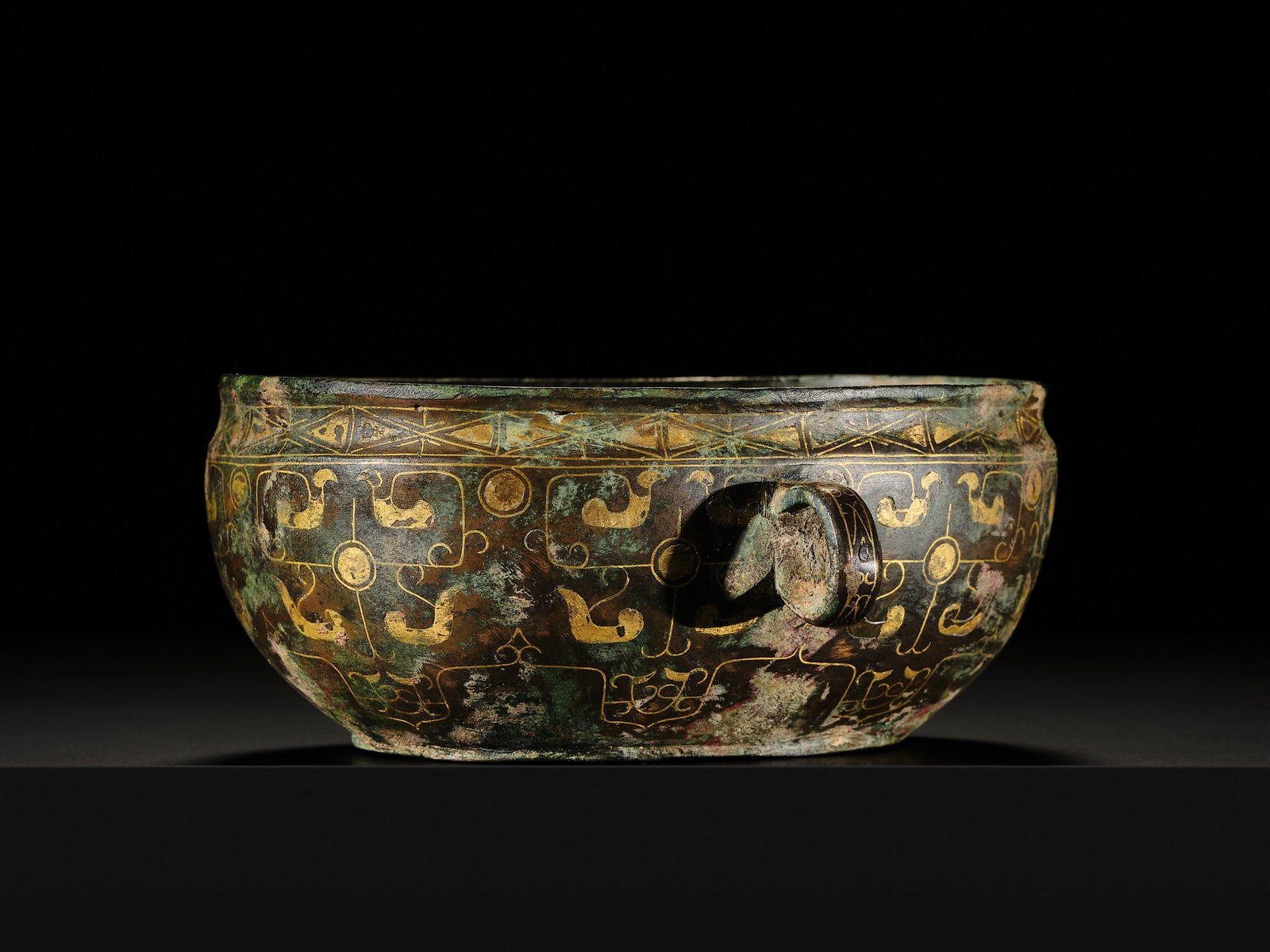 A GOLD-INLAID BRONZE EAR CUP, DUN, LATE SPRING AND AUTUMN PERIOD TO EARLY WESTERN HAN DYNASTY (1 of 13)