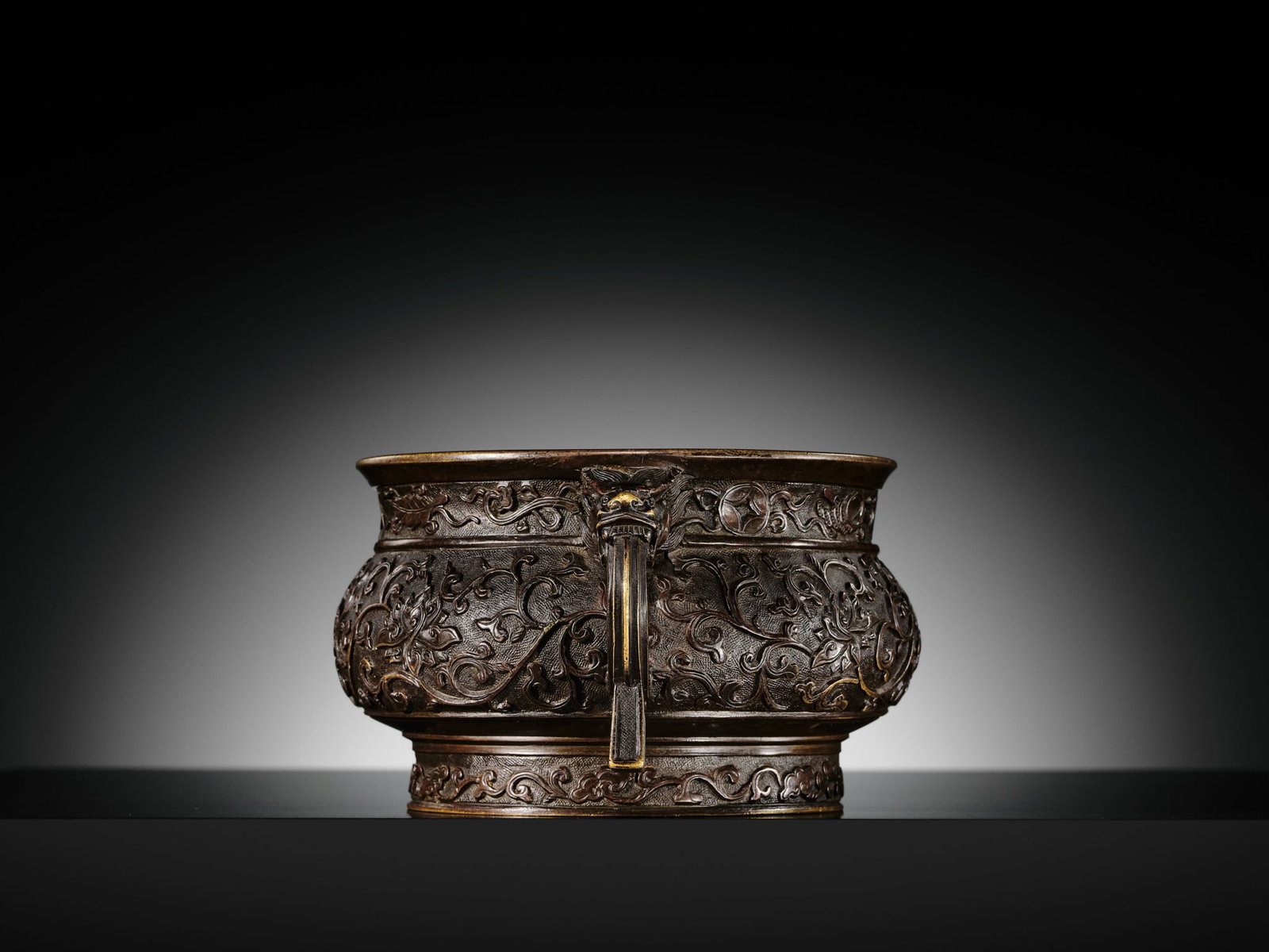 A HU WENMING 'LOTUS' BRONZE CENSER (GUI), HEAVILY CAST (1.5 KG), MING DYNASTY - 12