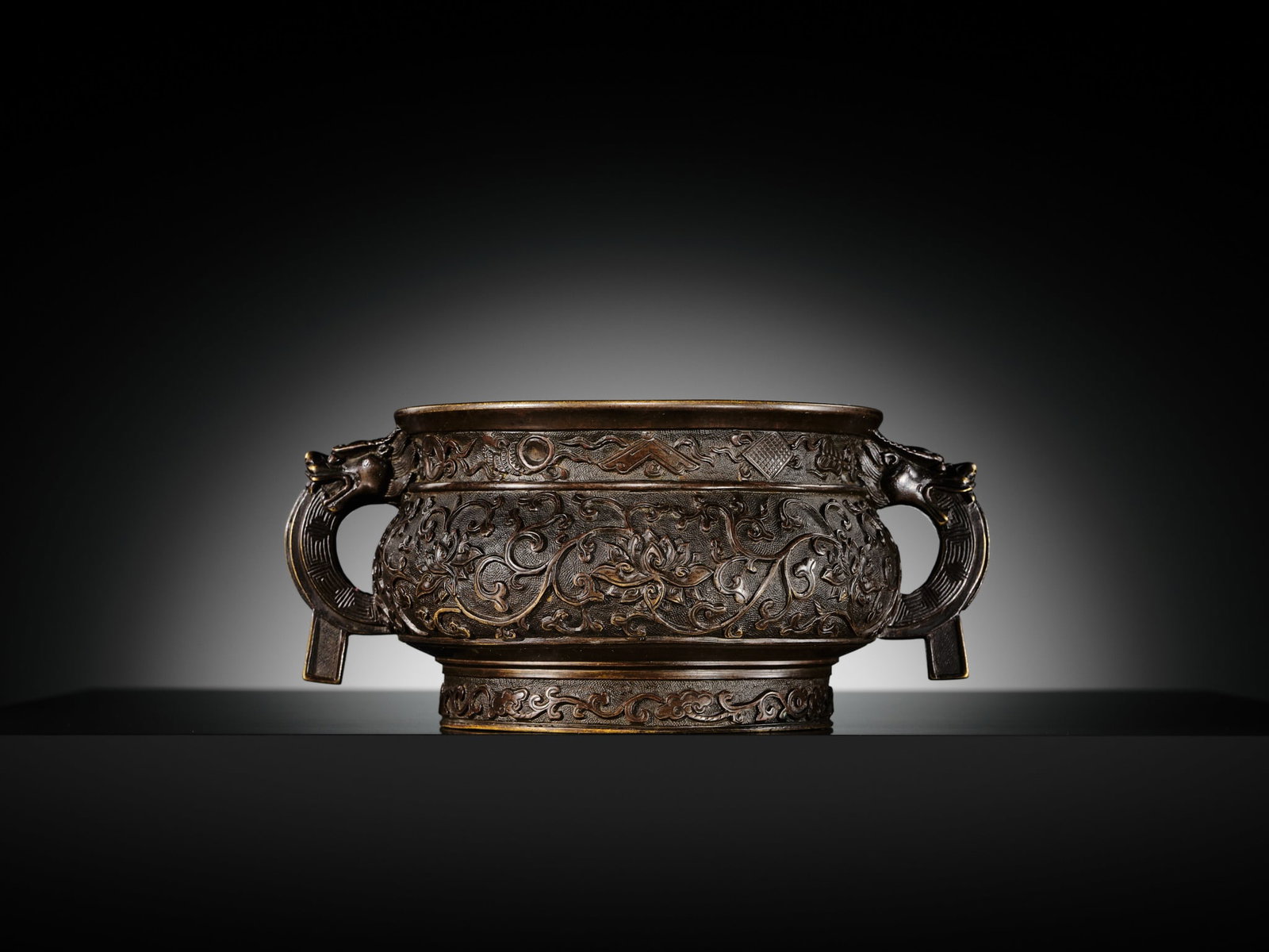 A HU WENMING 'LOTUS' BRONZE CENSER (GUI), HEAVILY CAST (1.5 KG), MING DYNASTY - 14