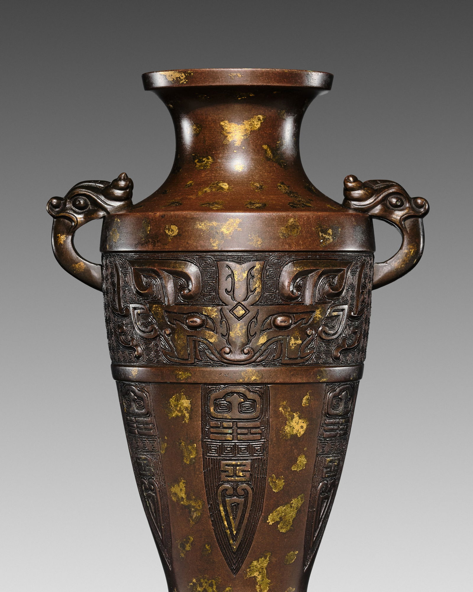 A RARE GILT-SPLASHED 'TAOTIE' BRONZE AMPHORA VASE, 17TH-18TH CENTURY (1 of 18)