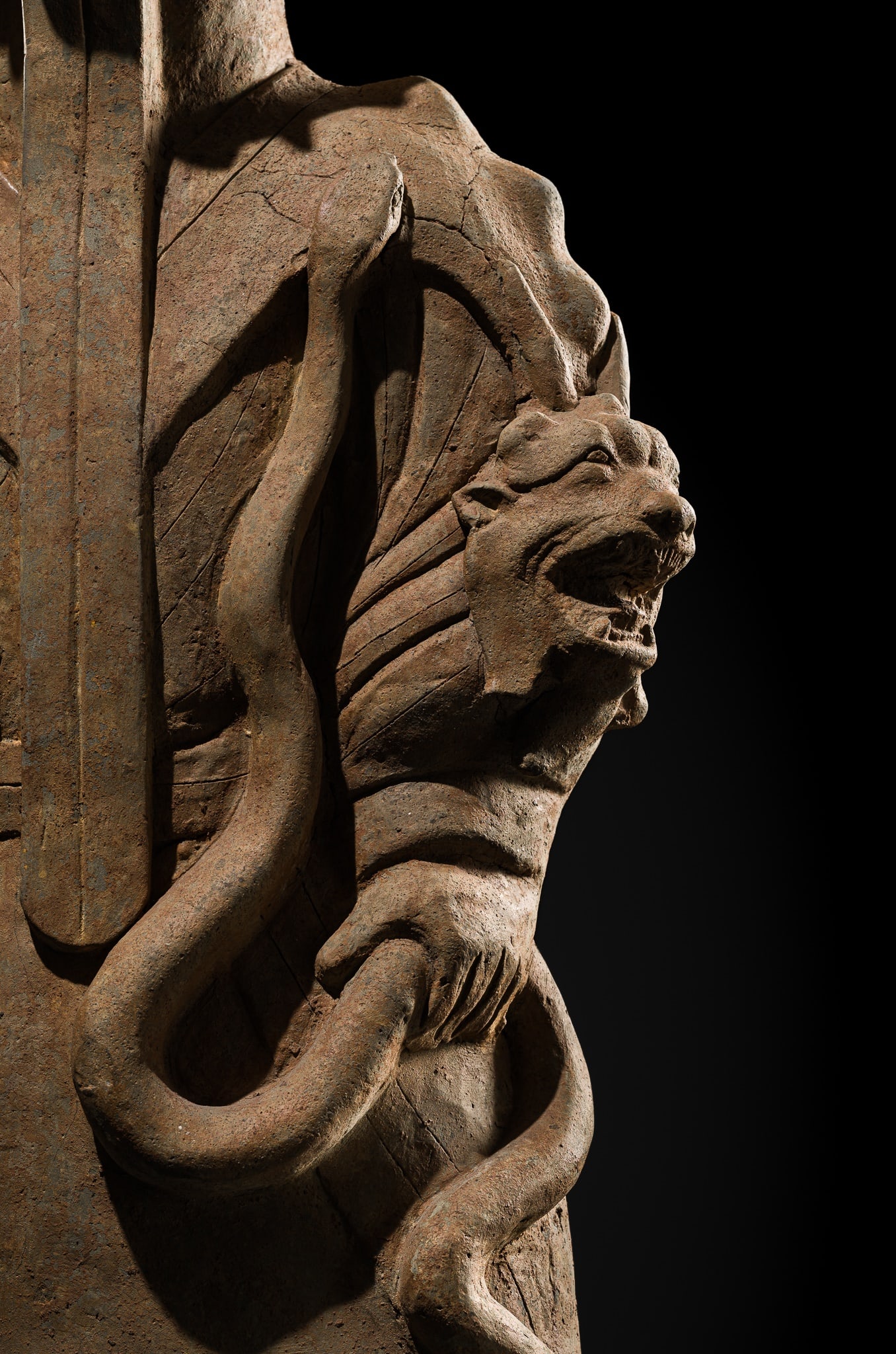 A LARGE POTTERY FIGURE OF A TOMB SHAMAN, SICHUAN, HAN DYNASTY - 3