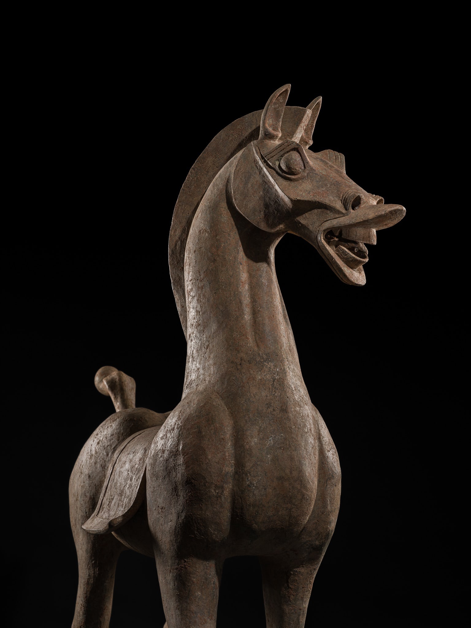 A MONUMENTAL AND HIGHLY IMPORTANT SICHUAN POTTERY HORSE, HAN DYNASTY, THE LARGEST EVER RECORDED FROM - 6