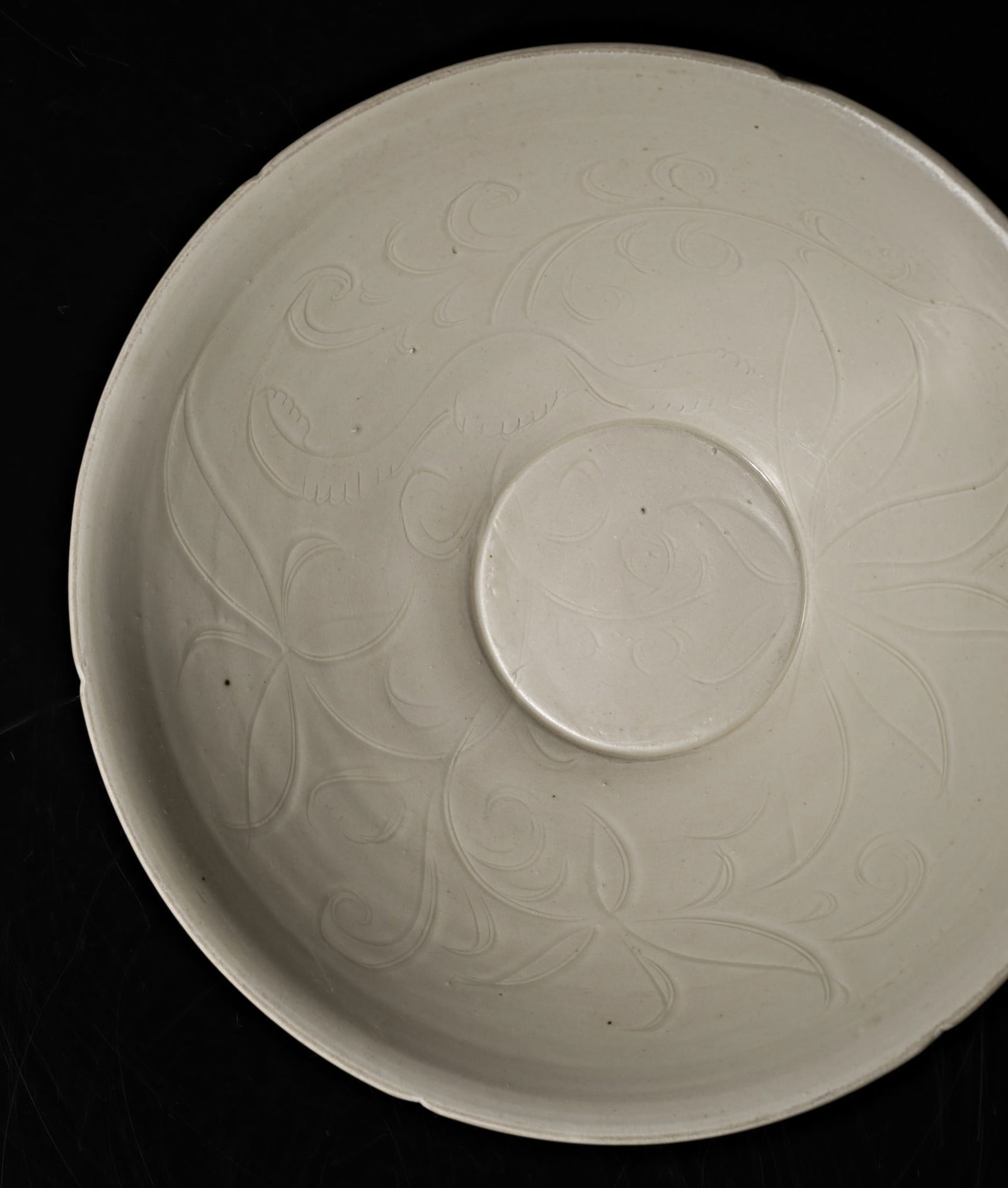 A FINE DING CARVED 'LOTUS' HEXAFOIL BOWL, NORTHERN SONG DYNASTY (1 of 19)