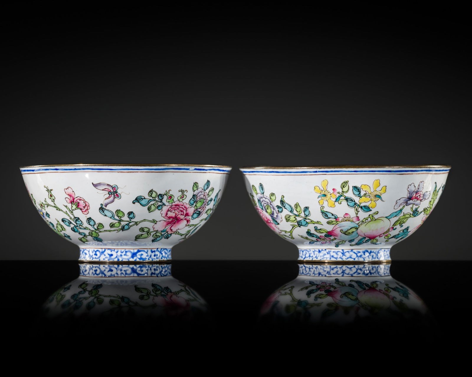 A FINE PAIR OF FAMILLE ROSE ENAMEL BOWLS, QIANLONG PERIOD, EX PALMER COLLECTION (1 of 20)