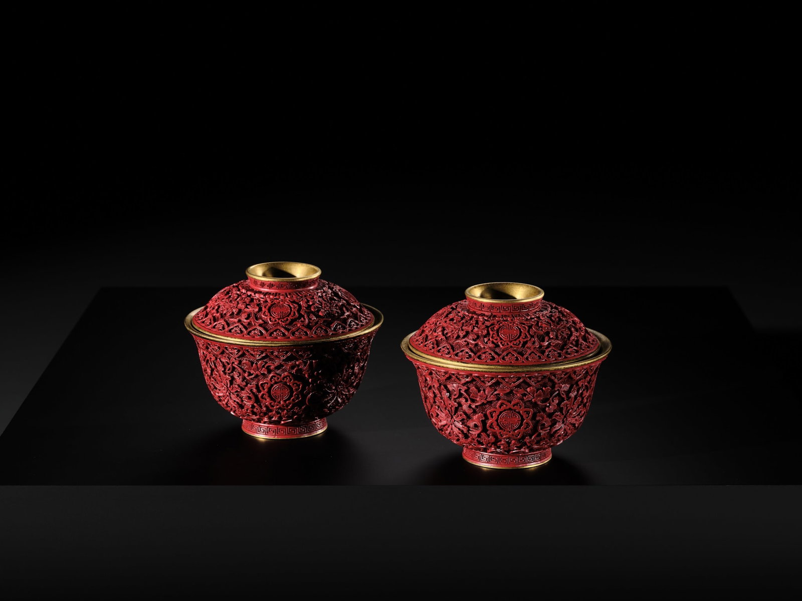 AN EXTREMELY RARE PAIR OF RICHLY GILT IMPERIAL BRONZE AND CINNABAR LACQUER 'SHOU' BOWLS AND COVERS, - 15