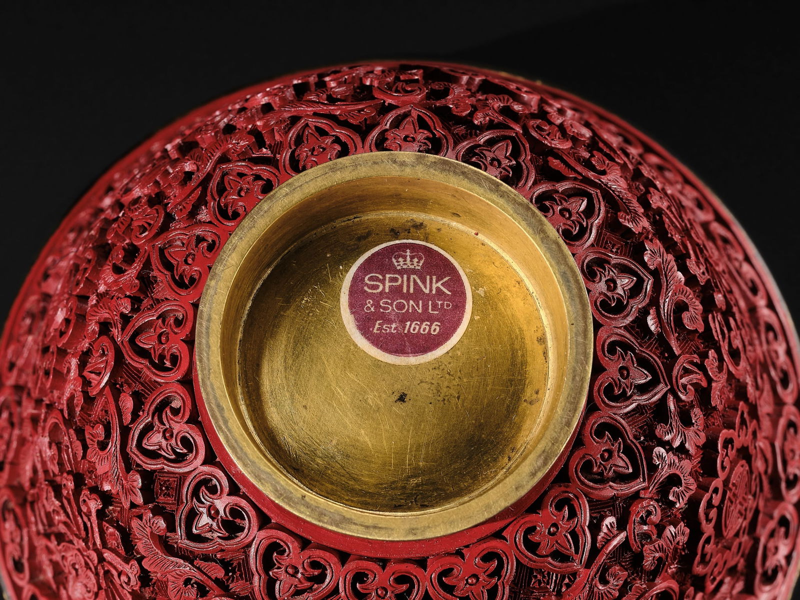 AN EXTREMELY RARE PAIR OF RICHLY GILT IMPERIAL BRONZE AND CINNABAR LACQUER 'SHOU' BOWLS AND COVERS, - 3