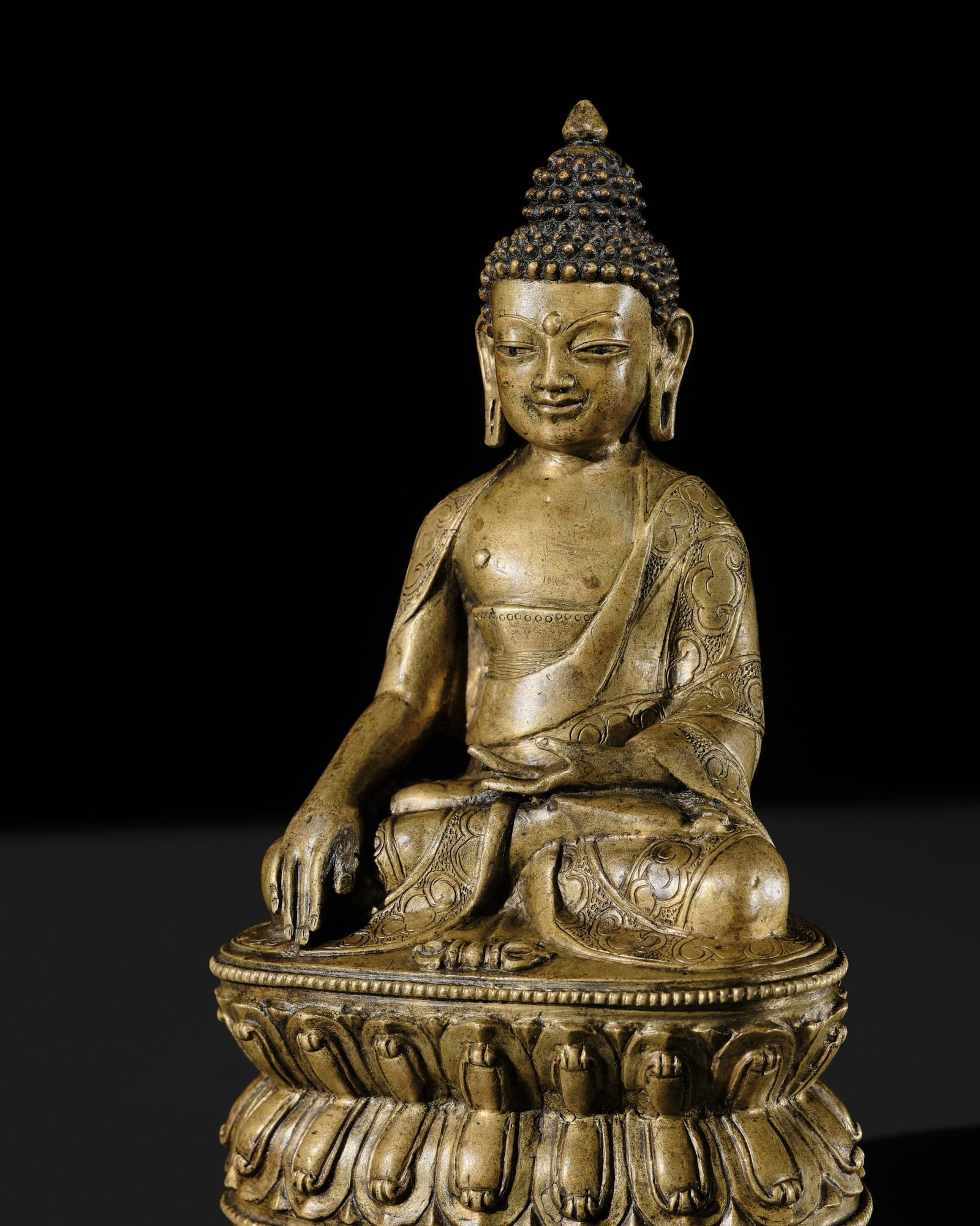 A FINE COPPER ALLOY FIGURE OF BUDDHA VAJRASANA, TIBET, 15TH-16TH CENTURY (1 of 14)