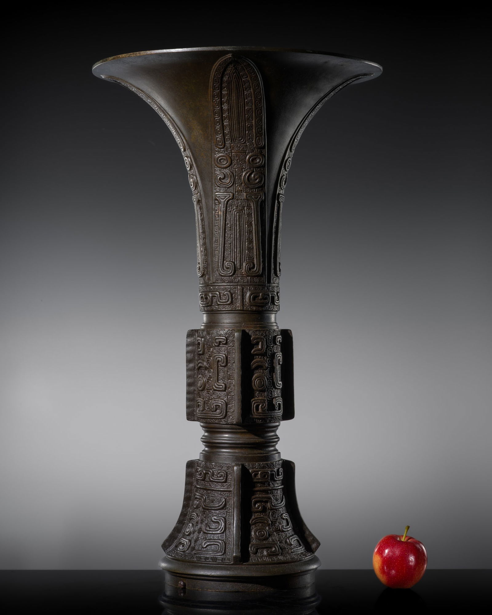 A VERY LARGE (68 CM) AND FINELY INCISED BRONZE PALACE VASE, GU, 17TH-18TH CENTURY (1 of 15)