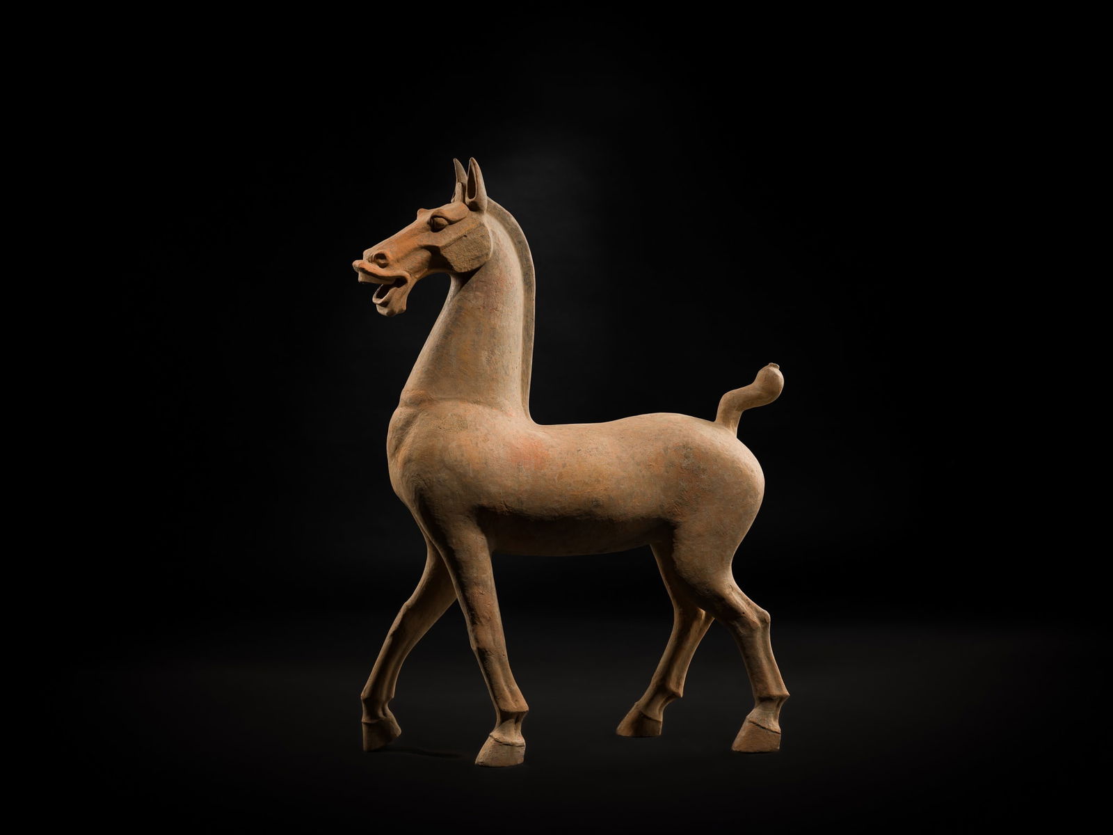 A LARGE SICHUAN POTTERY FIGURE OF A HORSE, EASTERN HAN DYNASTY, LENGTH 101 CM - 7