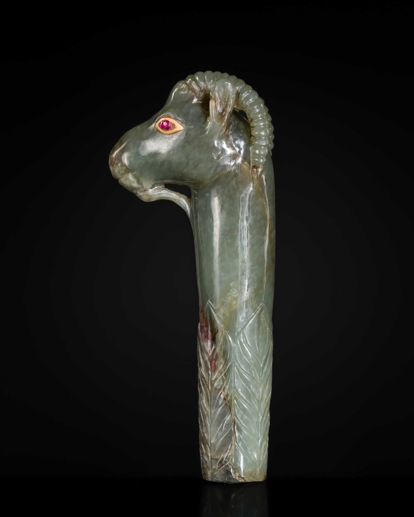 A GOLD-INLAID AND RUBY-SET MUGHAL JADE 'GAZELLE' DAGGER HILT, 18TH-19TH CENTURY (1 of 13)