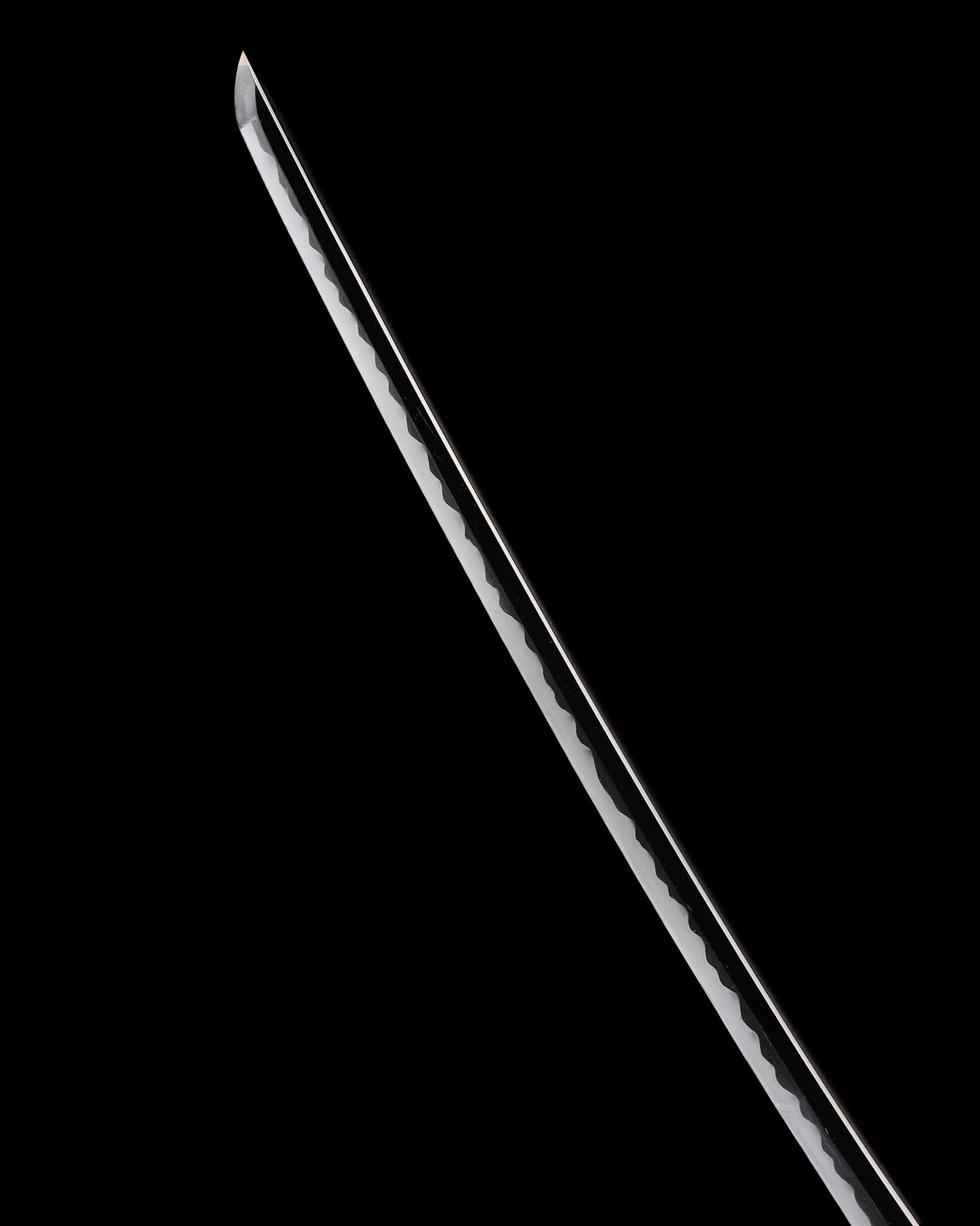 SUISHINSHI MASAHIDE: A KATANA IN SHIRASAYA: SUISHINSHI MASAHIDE: A KATANA IN SHIRASAYA By Suishinshi Masahide, signed Suishinshi Masahide Japan, late 18th to early 19th century, Edo period (1615-1868) The blade: