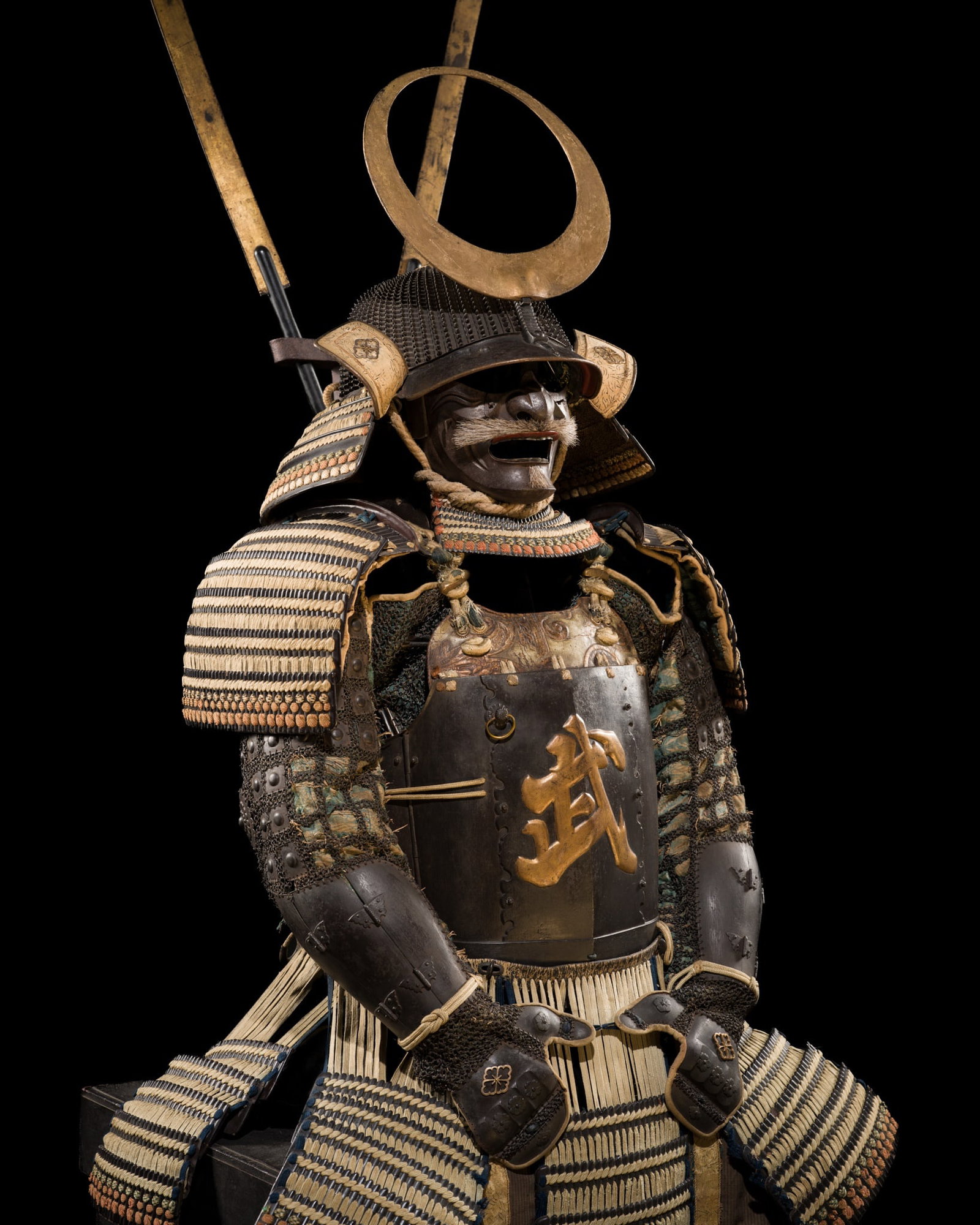 MYOCHIN: AN IMPRESSIVE ICHIGUCHI-MYOCHIN SCHOOL DAIMYO YOROI (ARMOR): MYOCHIN: AN IMPRESSIVE ICHIGUCHI-MYOCHIN SCHOOL DAIMYO YOROI (ARMOR) The kabuto by Myochin Yoshiie, signed Myochin Yoshiie Japan, 17th-18th century, Edo period (1615-1868) The lacquered iro