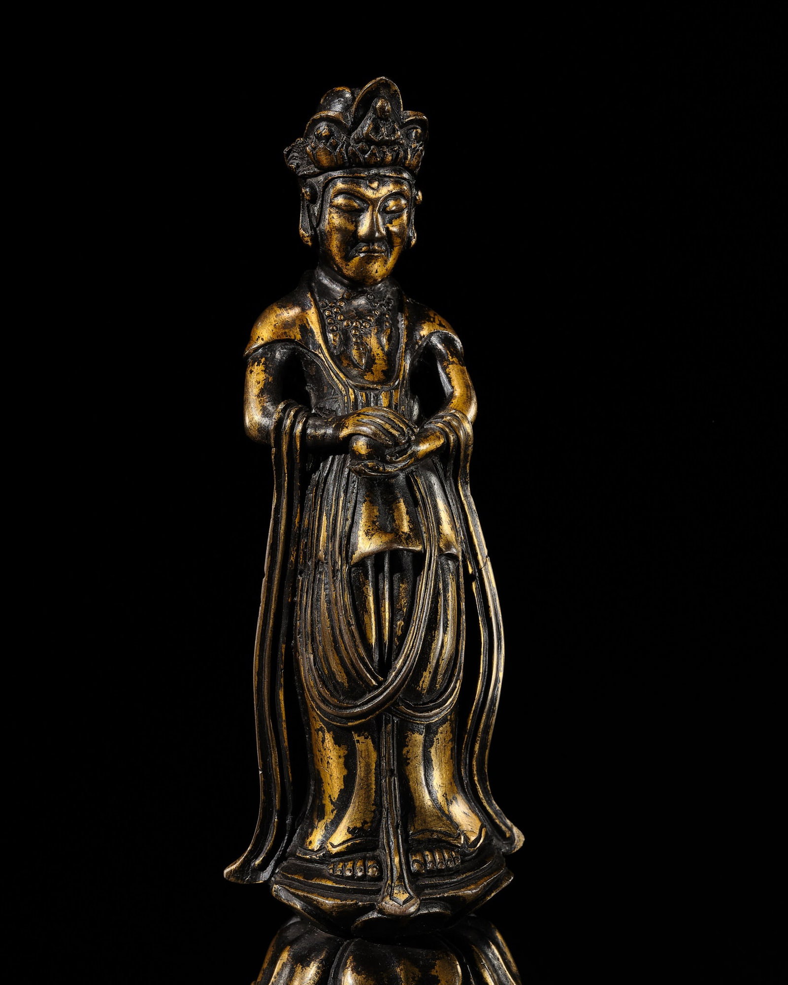AN IMPORTANT GILT-BRONZE FIGURE OF KANNON BOSATSU, ASUKA-NARA PERIOD: AN IMPORTANT GILT-BRONZE FIGURE OF KANNON BOSATSU, ASUKA-NARA PERIOD Japan, 7th-8th century, Asuka (592-710) to Nara period (710-794) Finely cast standing in a gracefully bent pose with forward