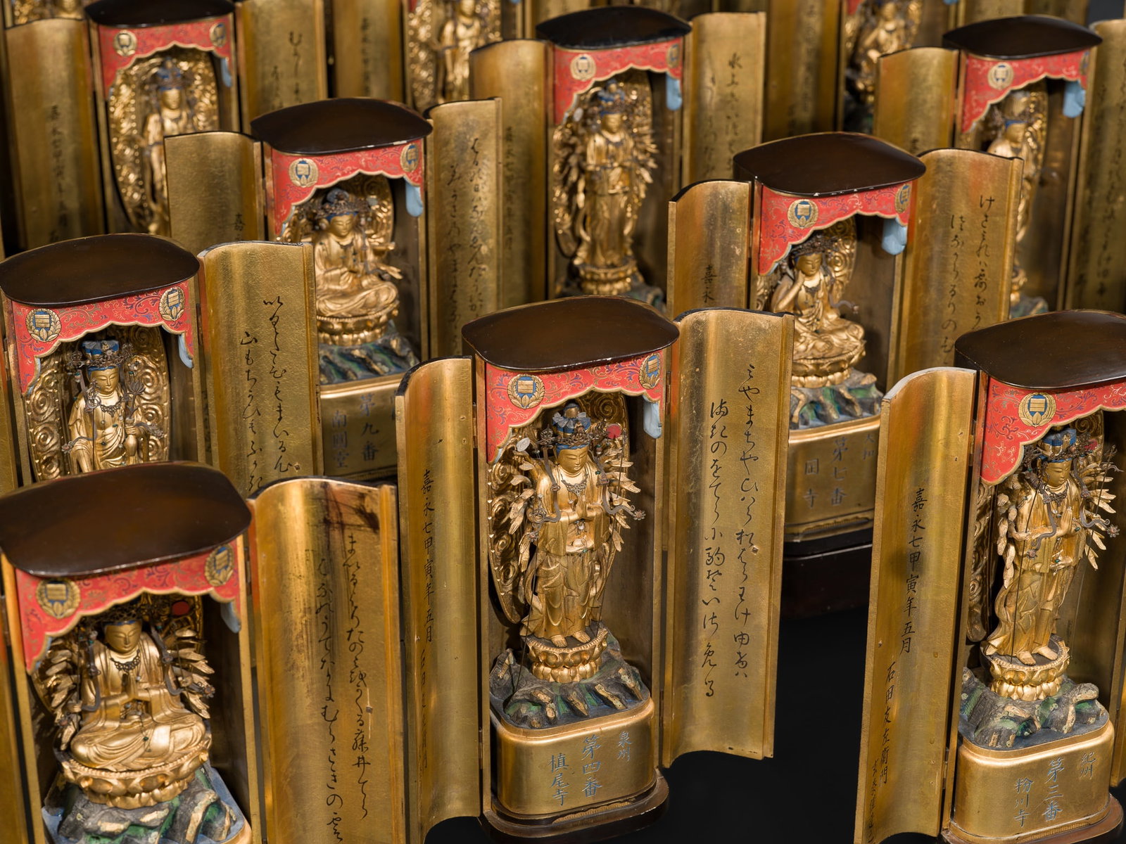 YAMAMOTO MOSUKE: A HIGHLY IMPORTANT COMPLETE SET OF 33 'THE SAIGOKU KANNON PILGRIMAGE 'GOLD LACQUER: #VALUE!