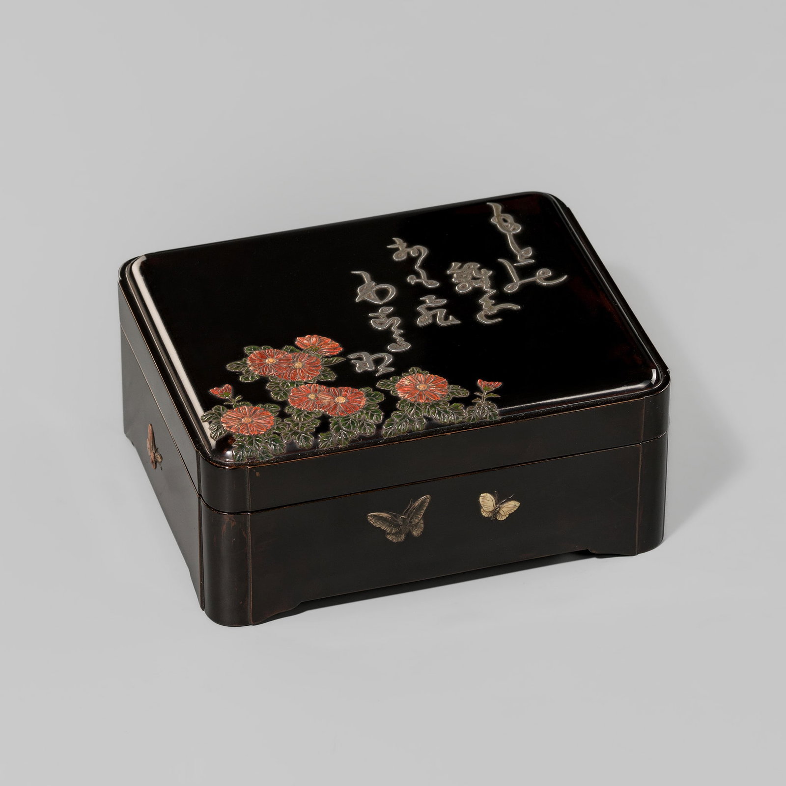 A RARE RINPA-STYLE SOAPSTONE-INLAID 'POEM, CHRYSANTHEMUMS AND BUTTERFLIES' LACQUER BOX AND COVER: A RARE RINPA-STYLE SOAPSTONE-INLAID 'POEM, CHRYSANTHEMUMS AND BUTTERFLIES' LACQUER BOX AND COVER Japan, first half of the 20th century, Taisho (1912-1926) to Showa period (1926-1989) Rectangular in fo