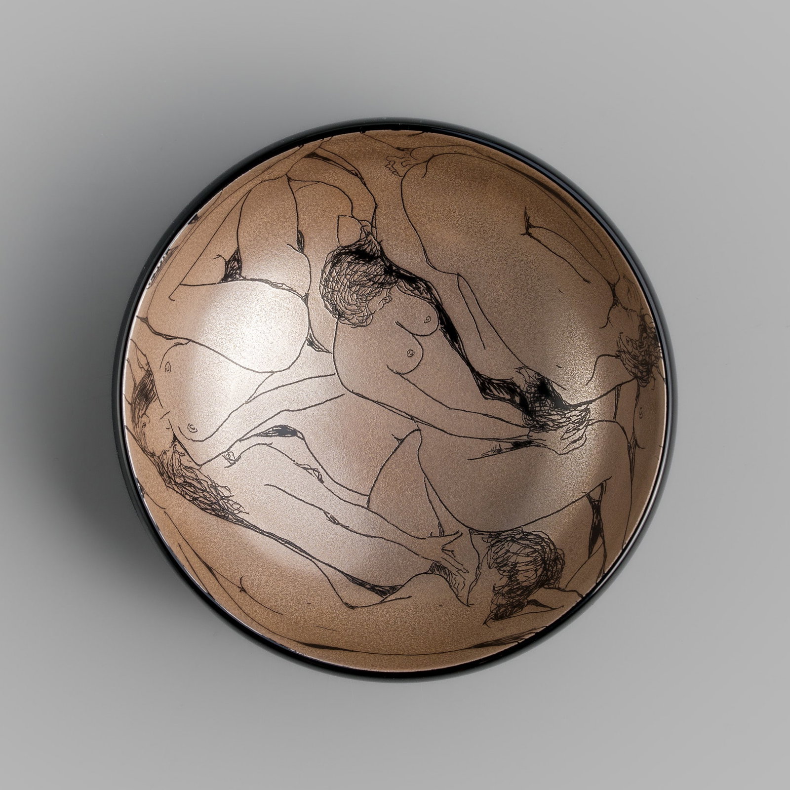 YAMAGUCHI HIROMI: A FINE SILVER LACQUER 'FEMALE NUDES' SAKE CUP (1 of 13)