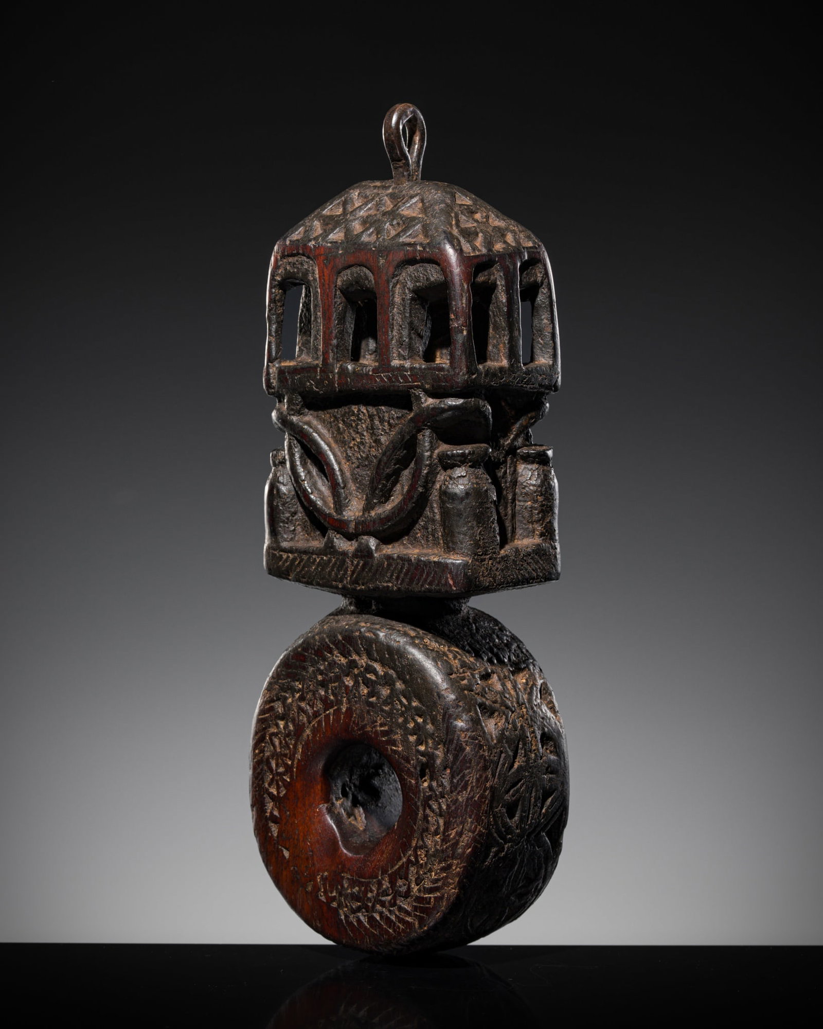 A WOOD BUTTER CHURNING ROD HOLDER, GHURRA, 19TH-EARLY 20TH CENTURY (1 of 14)