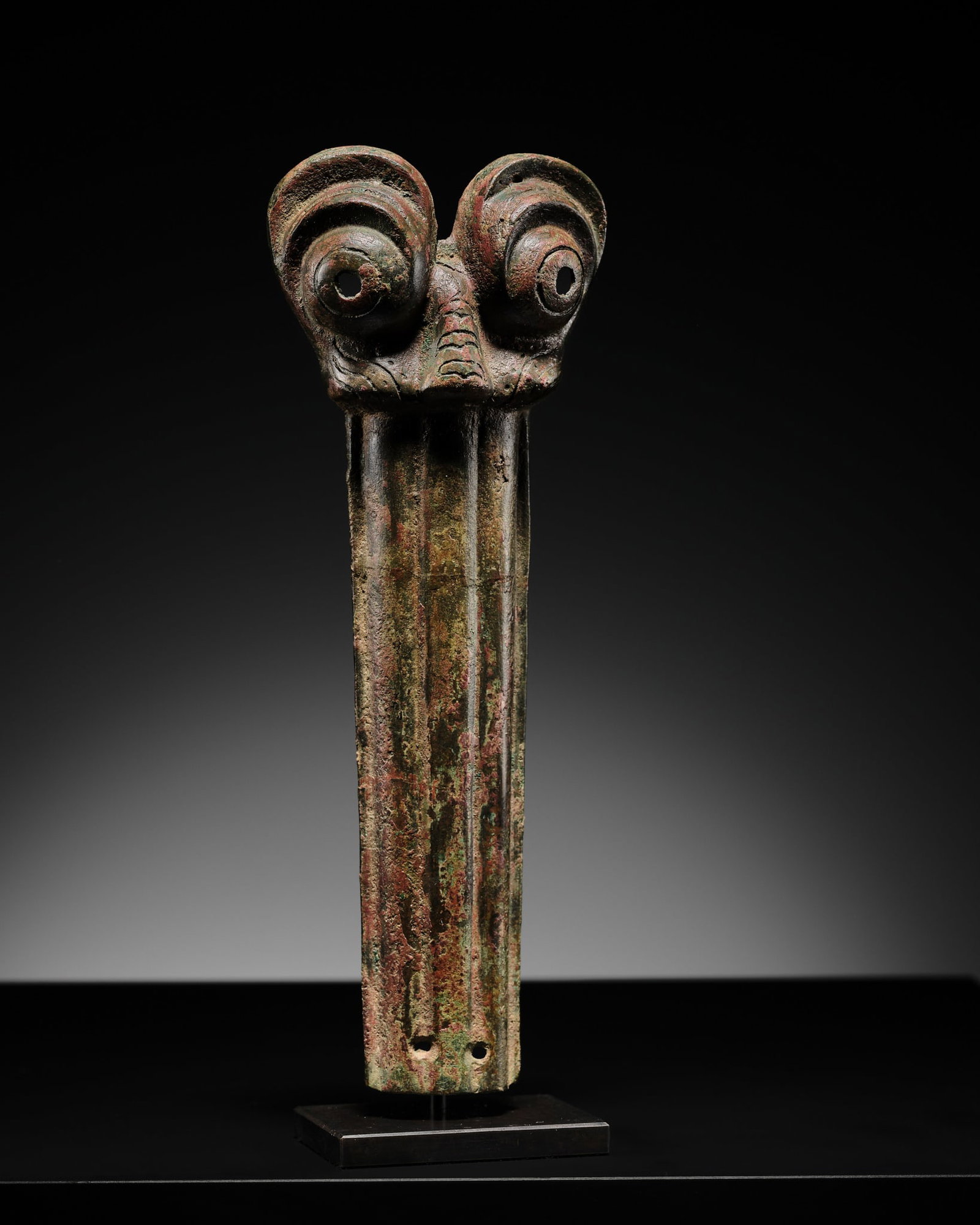 A BRONZE HORSE-HARNESS CHAMFRON, DANGLU, SPRING AND AUTUMN PERIOD (1 of 15)