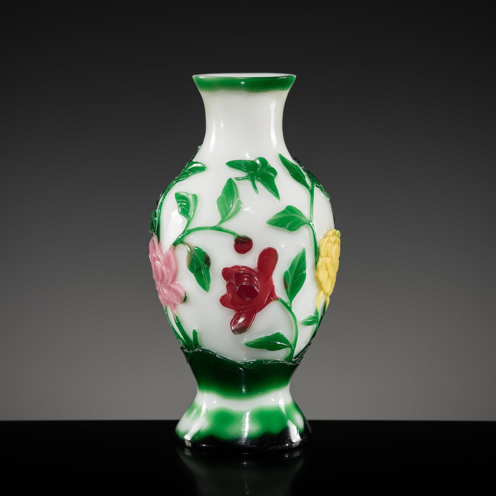 A RARE FIVE-COLOR OVERLAY WHITE-GROUND GLASS VASE, QIANLONG MARK AND PERIOD (1 of 16)