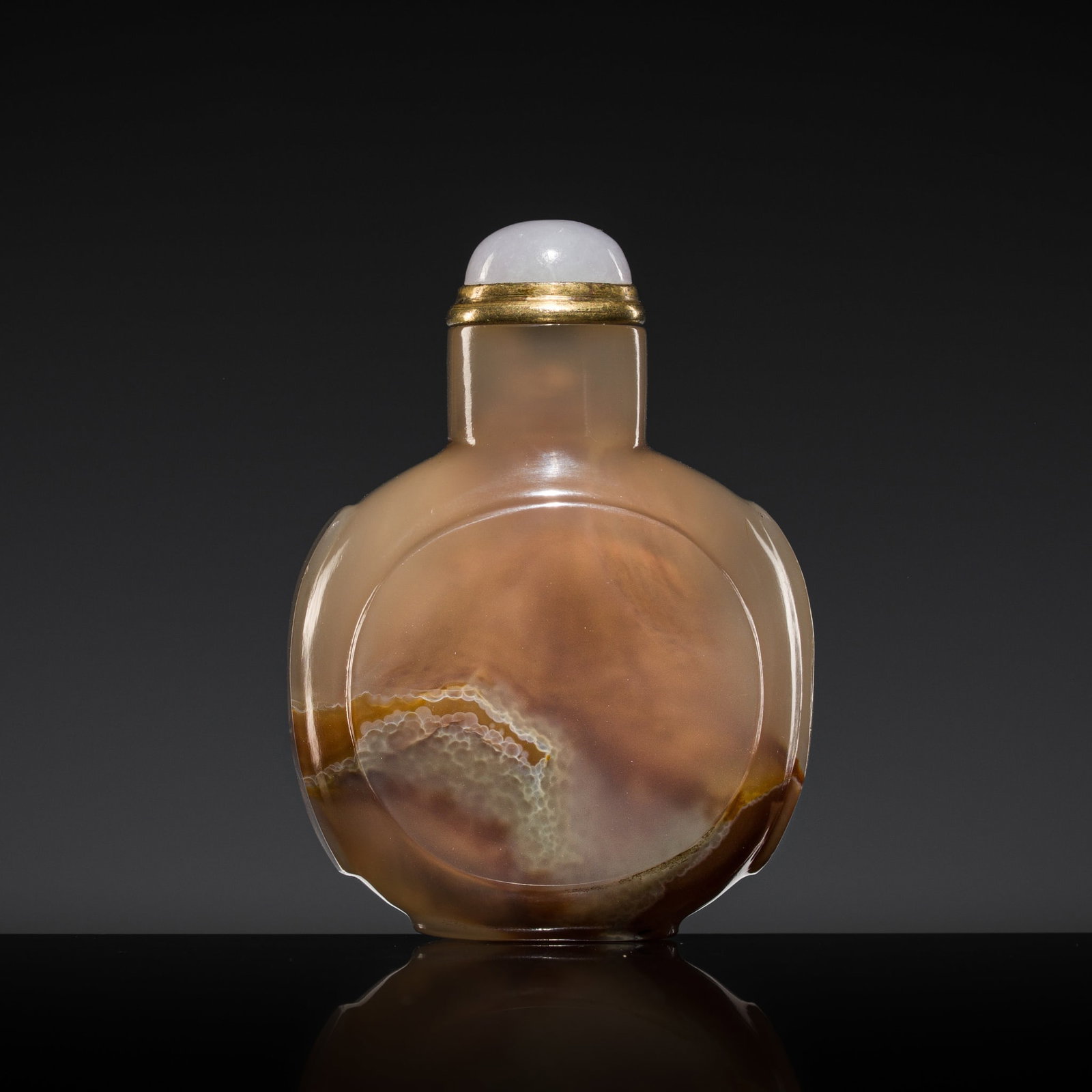 A FINE AGATE SNUFF BOTTLE, 18TH-19TH CENTURY (1 of 9)